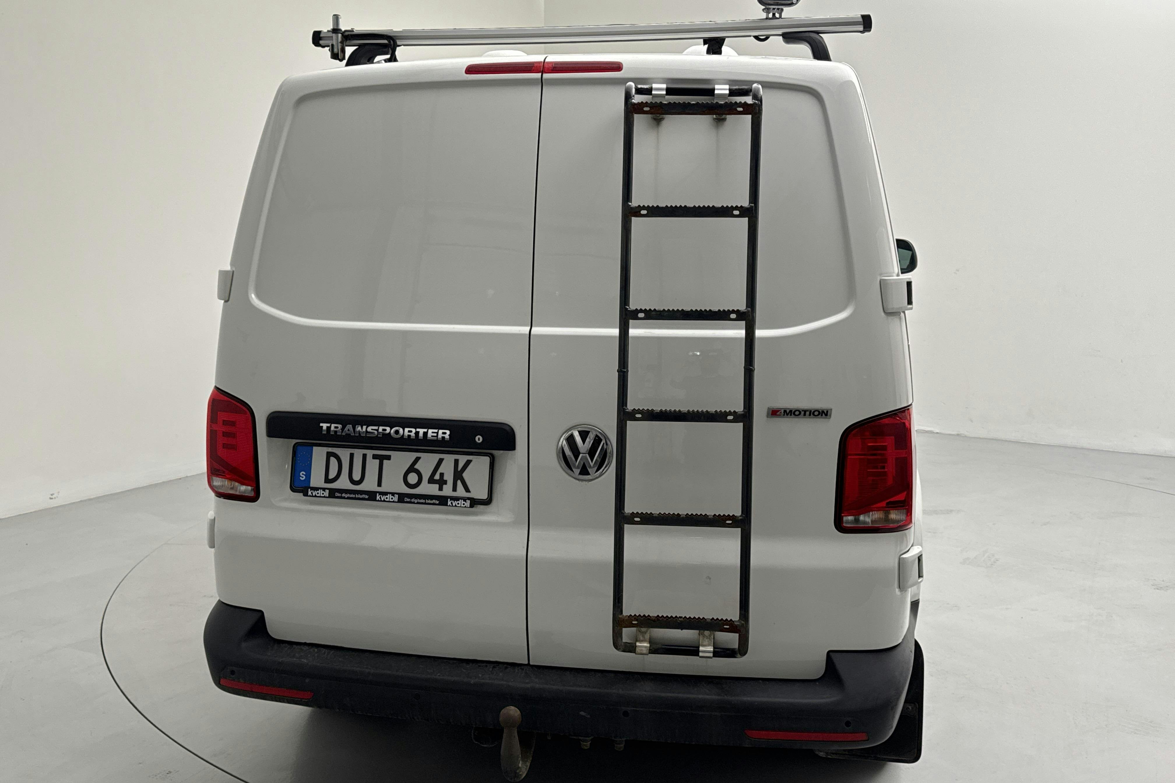 VW Transporter Kombi 2.0 TDI BMT 4MOTION (150hk) - 73 270 km - Manualna - biały - 2021