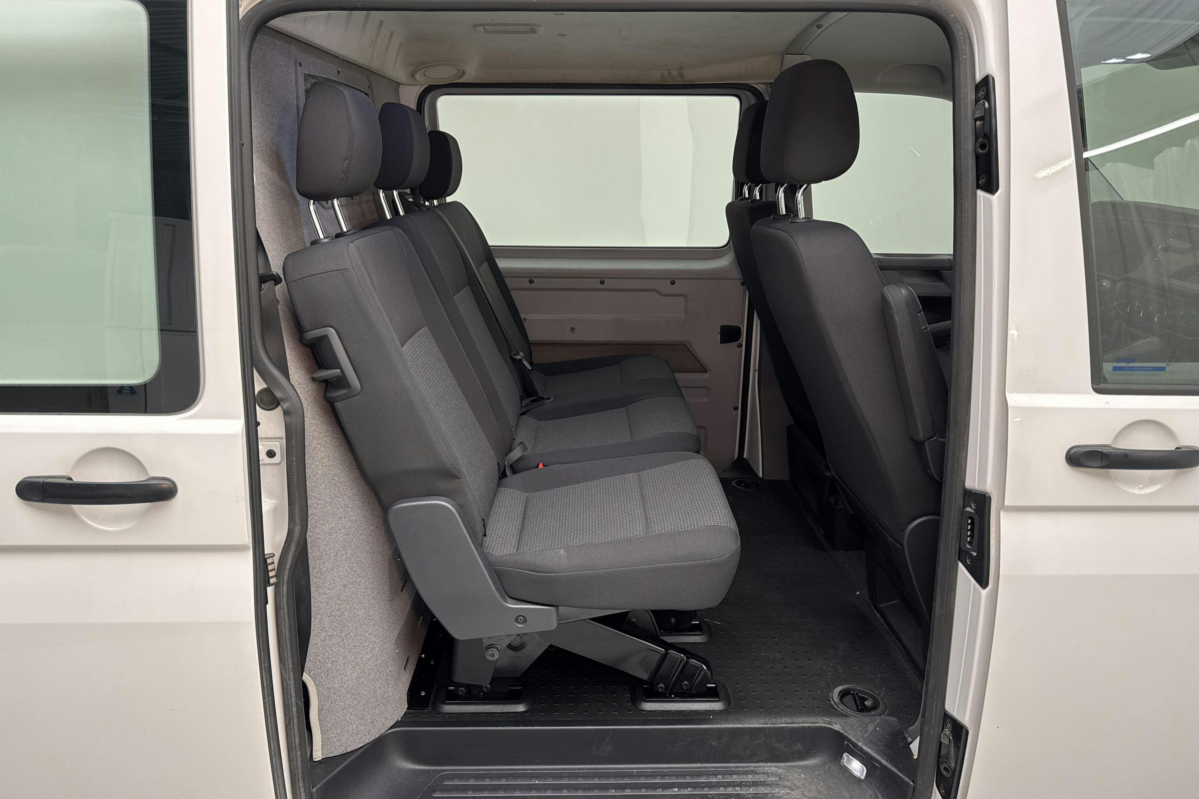VW Transporter Kombi 2.0 TDI BMT 4MOTION (150hk) - 73 270 km - Manualna - biały - 2021