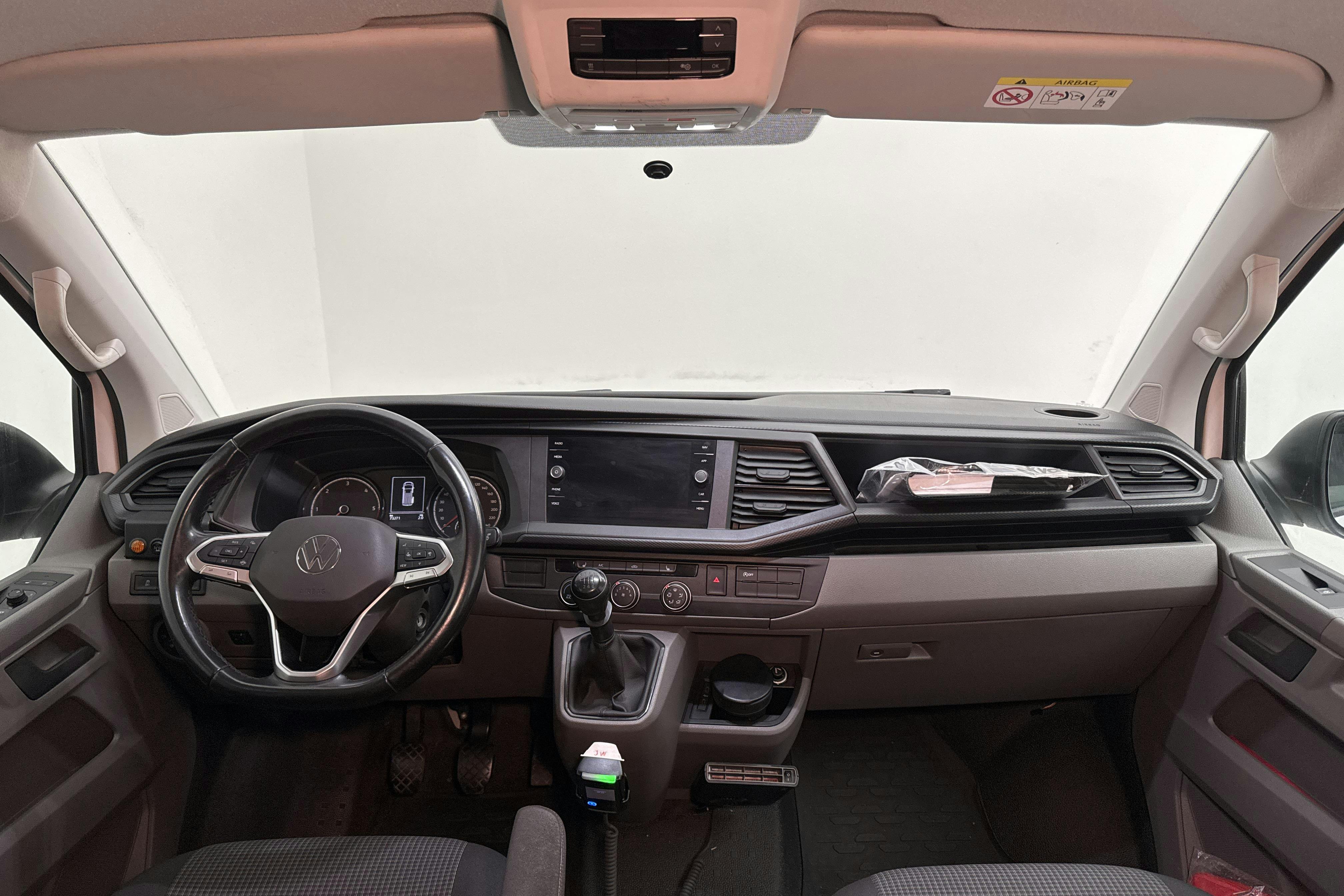 VW Transporter Kombi 2.0 TDI BMT 4MOTION (150hk) - 73 270 km - Manualna - biały - 2021