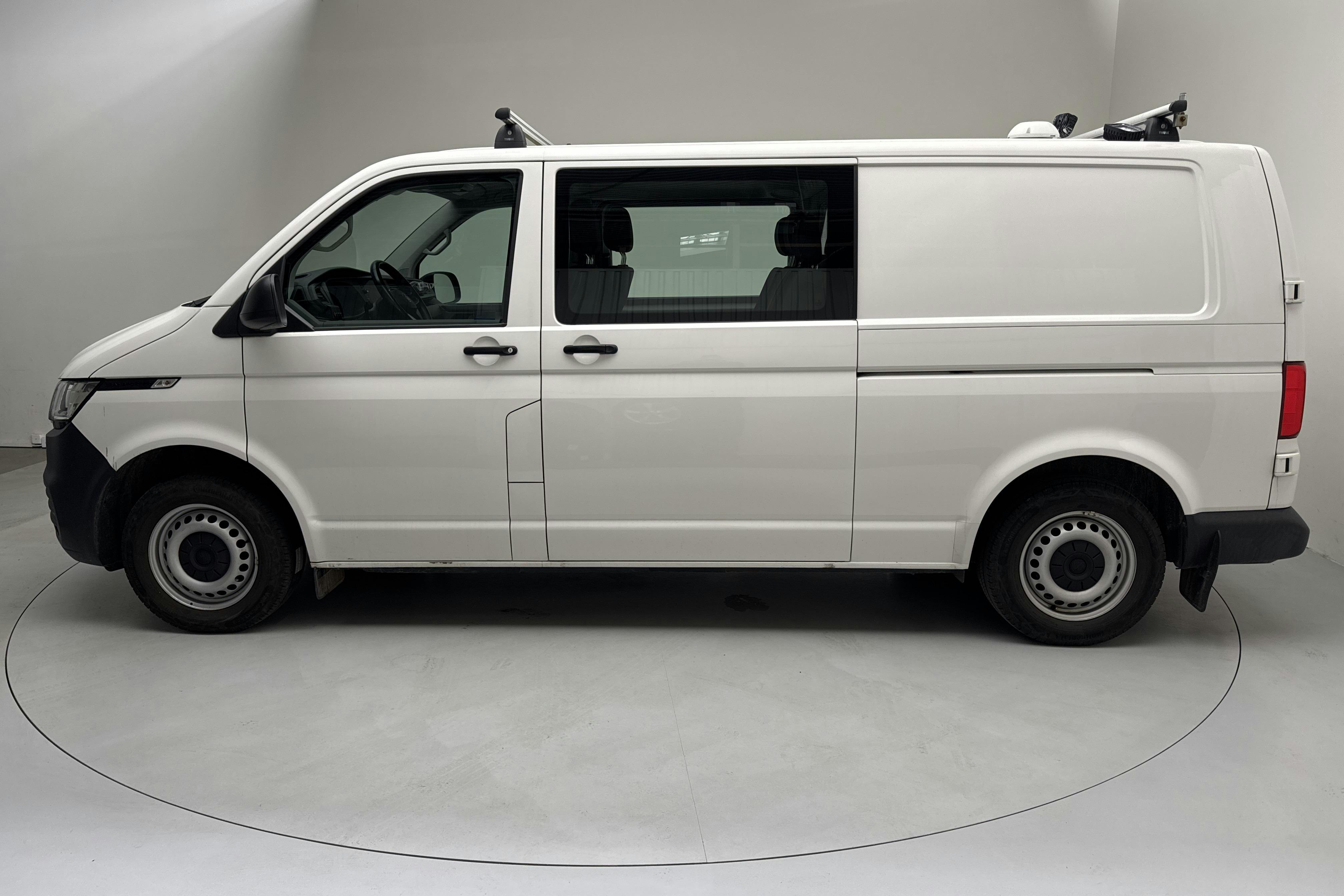 VW Transporter Kombi 2.0 TDI BMT 4MOTION (150hk) - 73 270 km - Manualna - biały - 2021