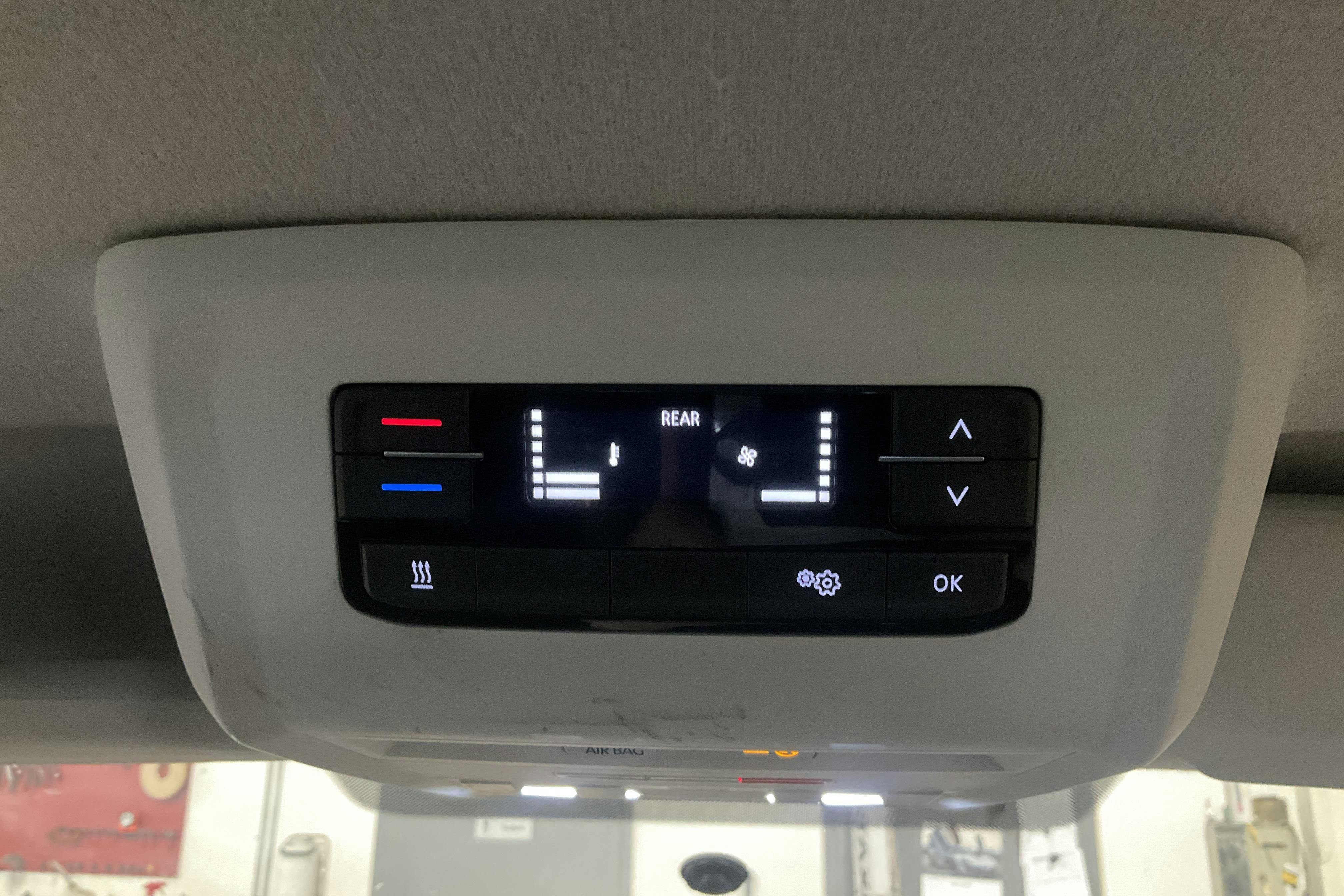 VW Transporter Kombi 2.0 TDI BMT 4MOTION (150hk) - 73 270 km - Manualna - biały - 2021