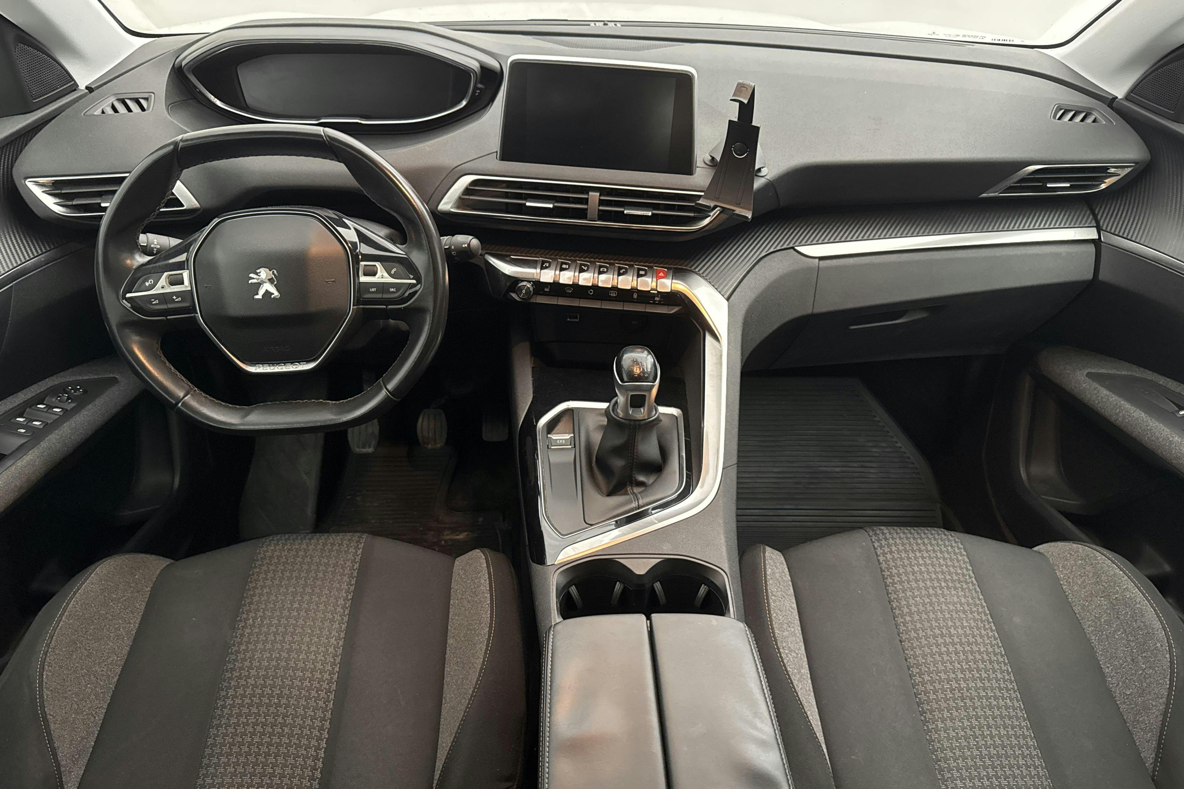 Peugeot 3008 1.2 PureTech (130hk) - 164 700 km - Käsitsi - 2018