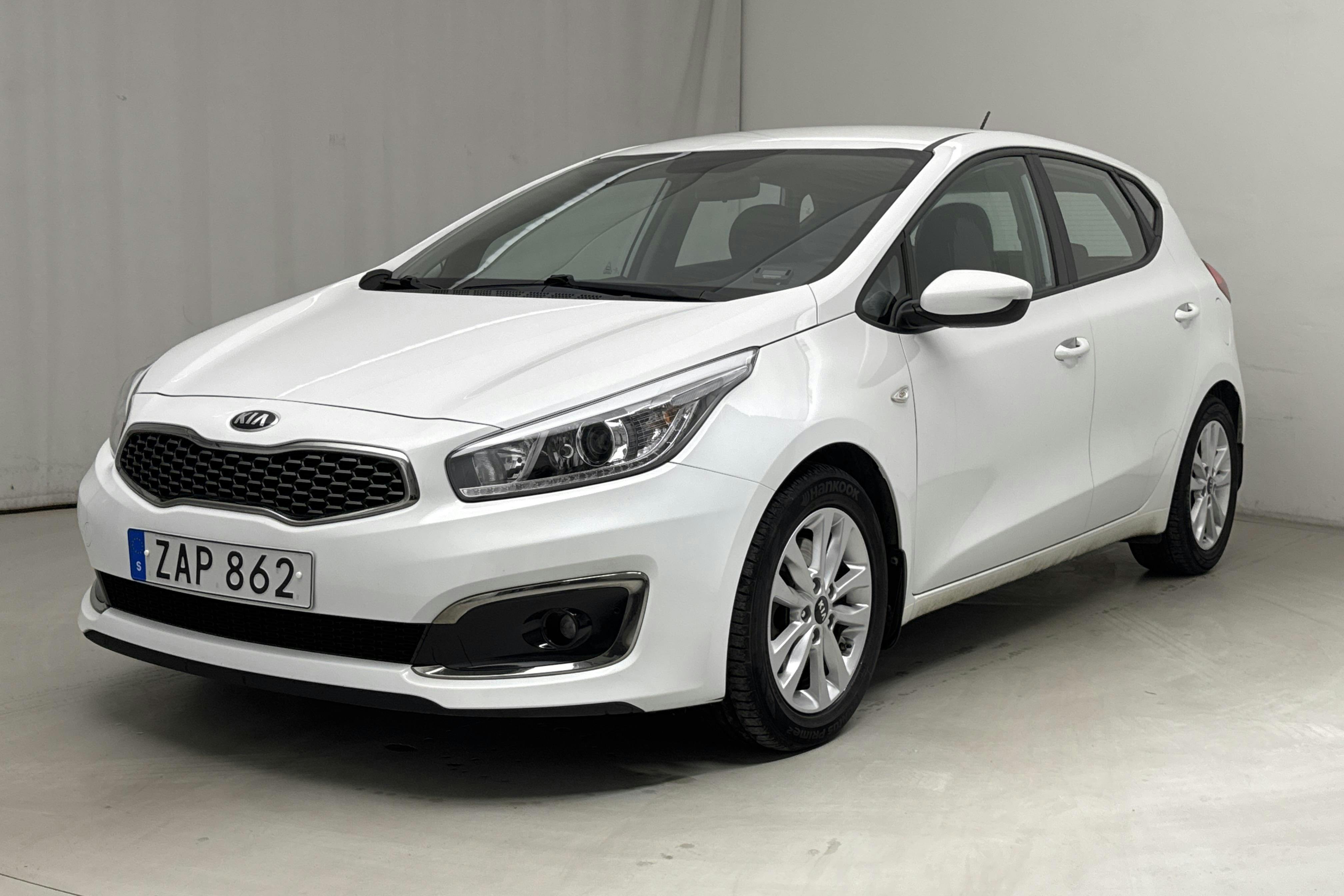 KIA Cee'd 1.4 T-GDi 5dr (100hk) - 8 006 mil - Manuell - vit - 2018