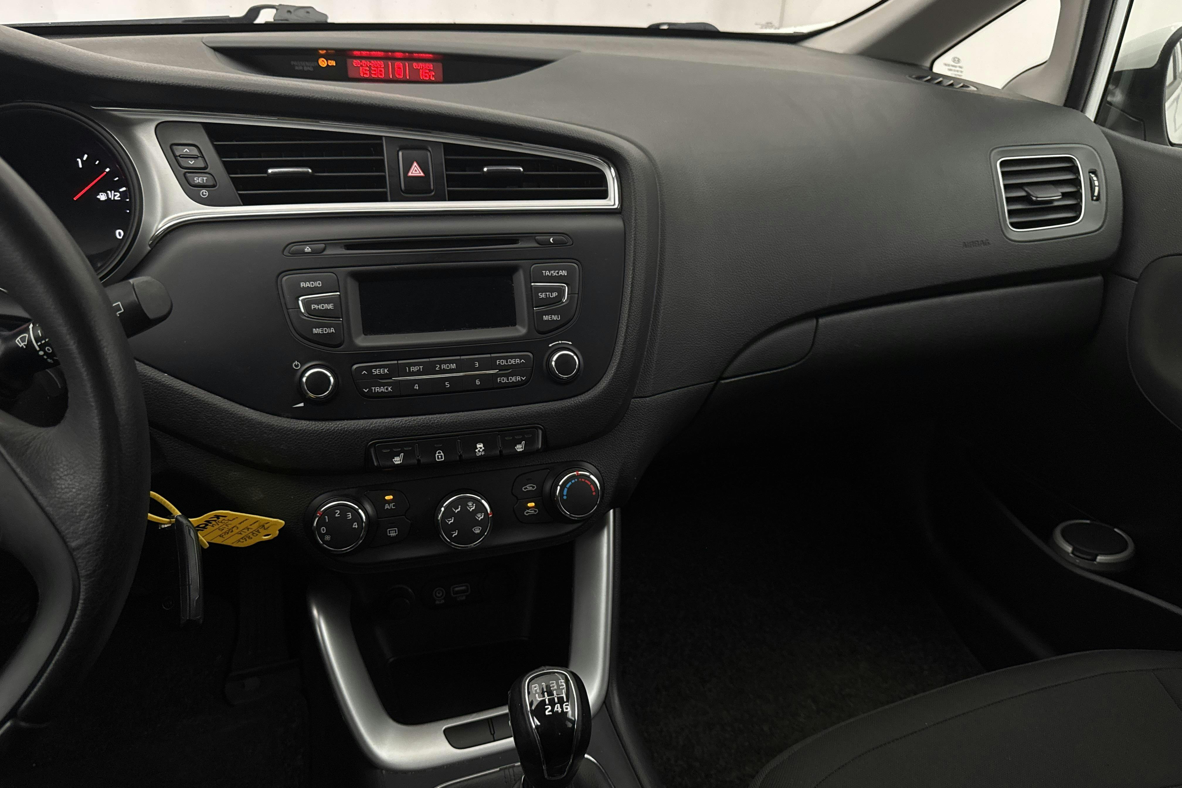 KIA Cee'd 1.4 T-GDi 5dr (100hk) - 8 006 mil - Manuell - vit - 2018