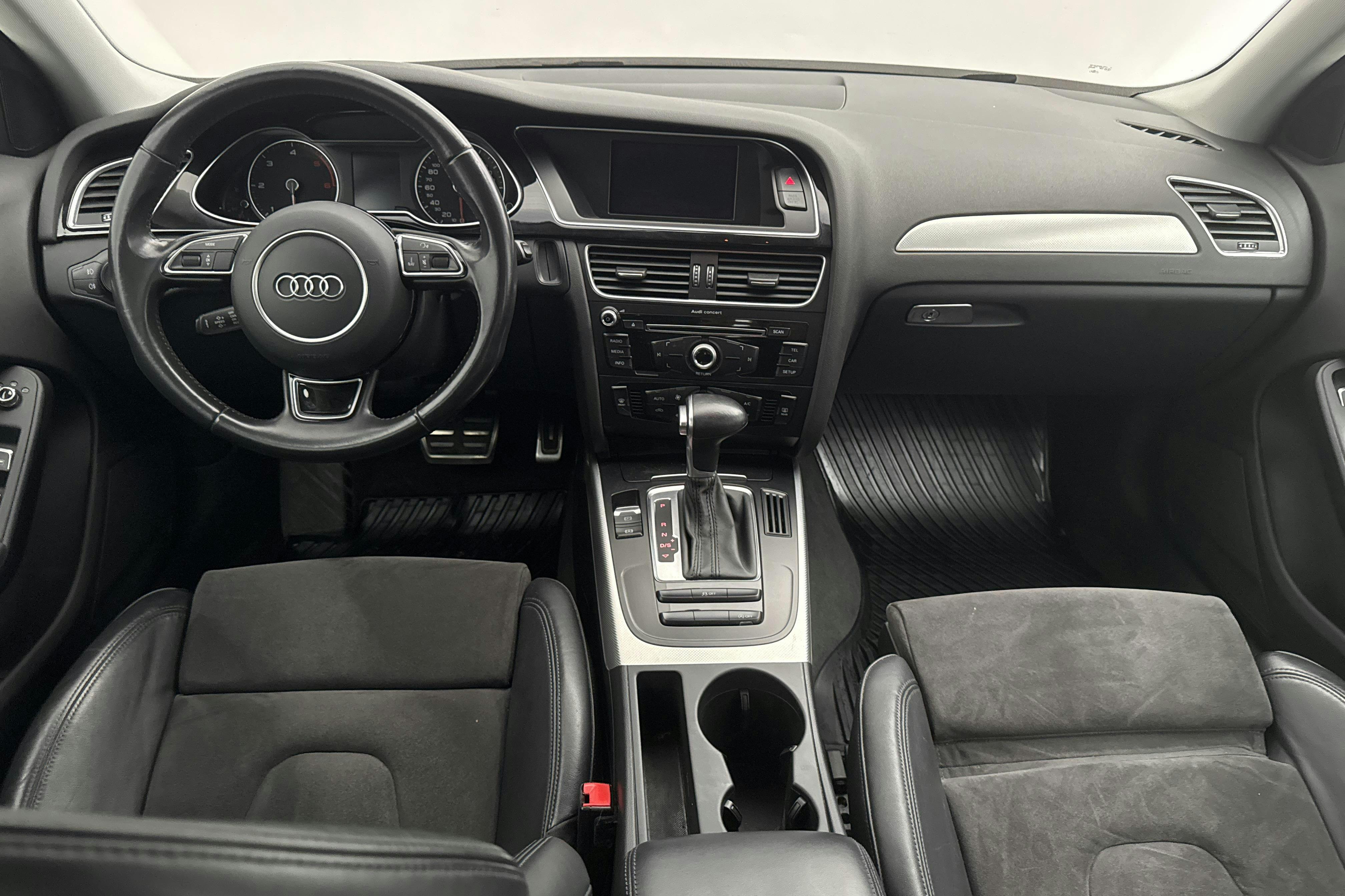 Audi A4 2.0 TDI clean diesel Avant (150hk) - 17 152 mil - Automat - blå - 2015