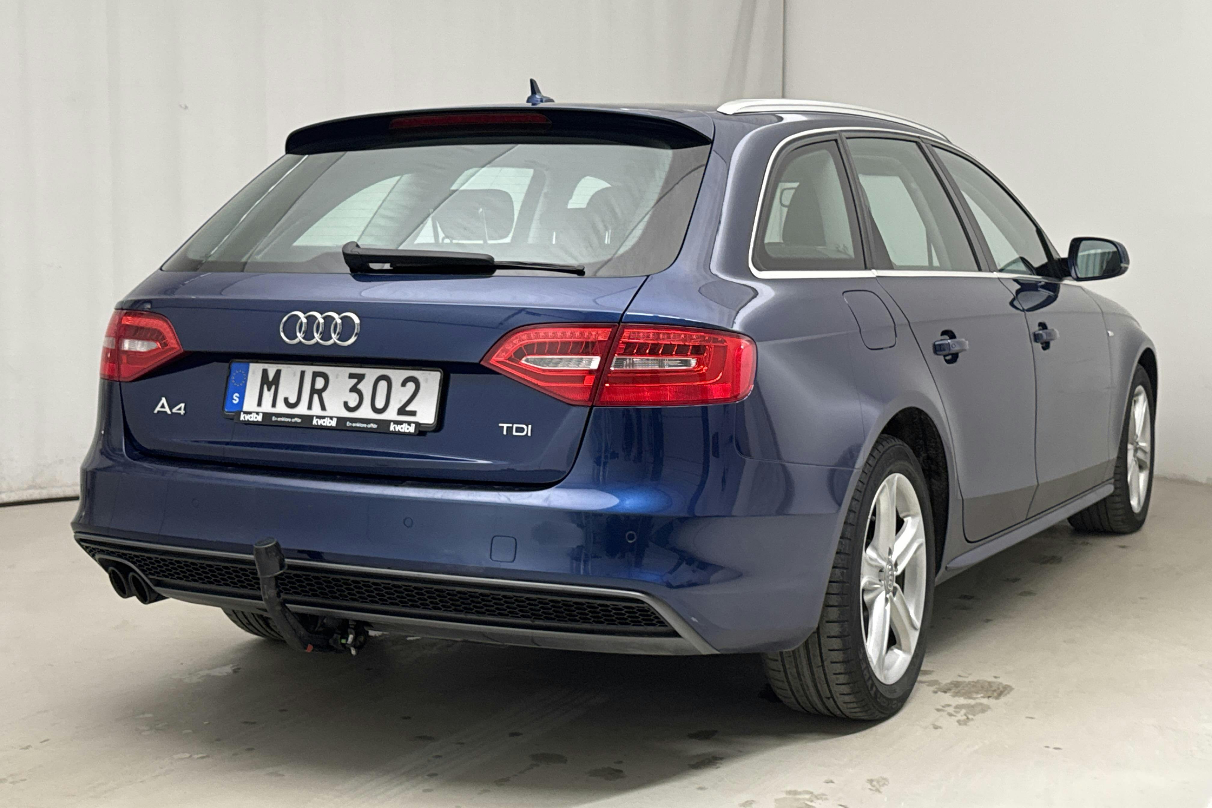 Audi A4 2.0 TDI clean diesel Avant (150hk) - 17 152 mil - Automat - blå - 2015