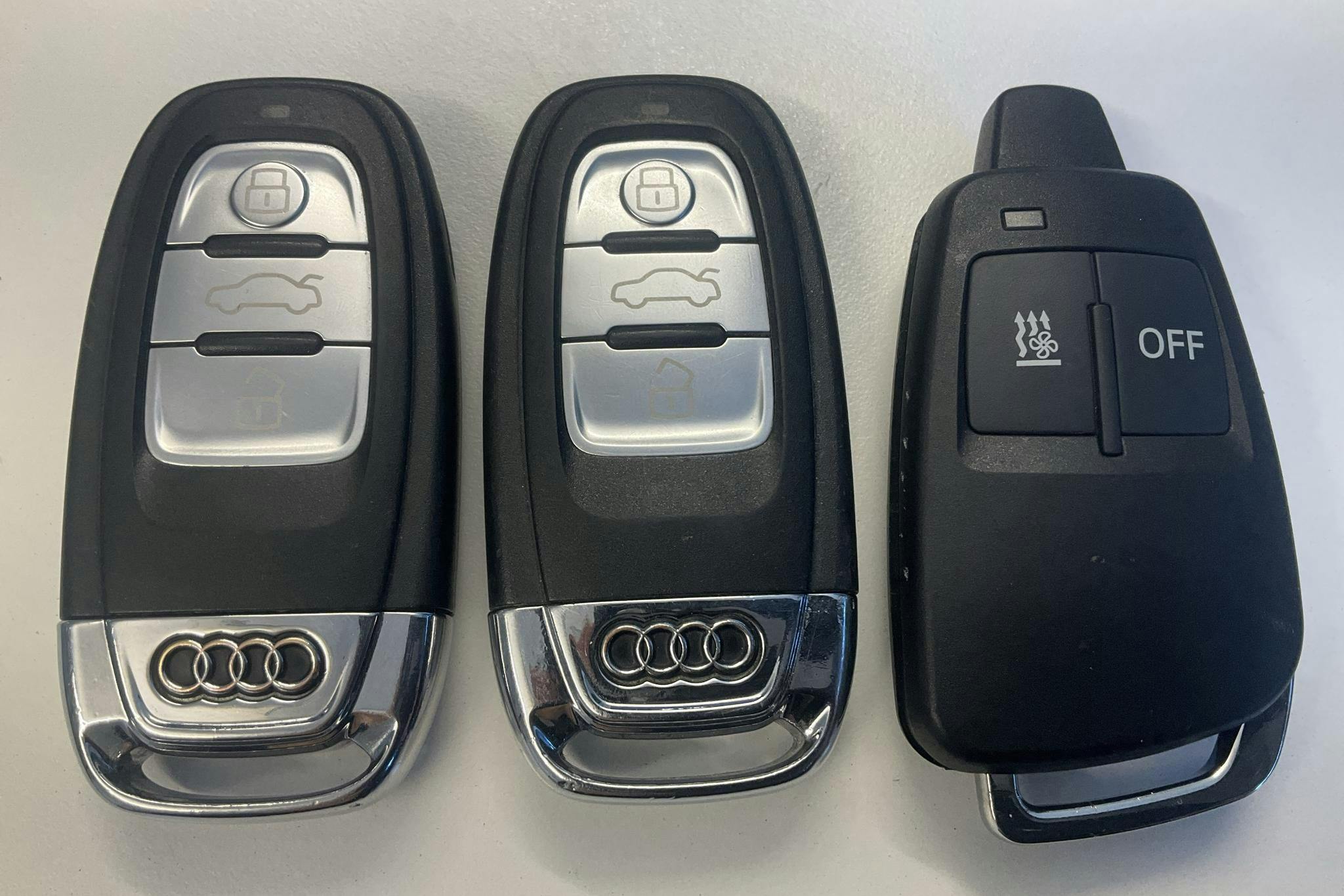 Audi A4 2.0 TDI clean diesel Avant (150hk) - 17 152 mil - Automat - blå - 2015