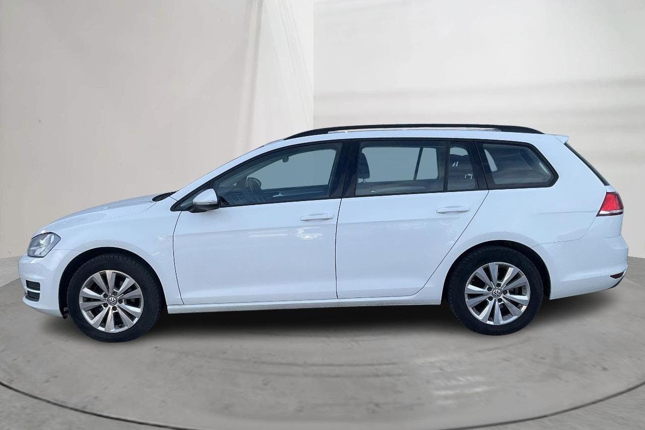 VW Golf VII 1.2 TSI Sportscombi (105hk) - 21 686 mil - Manuell - vit - 2015