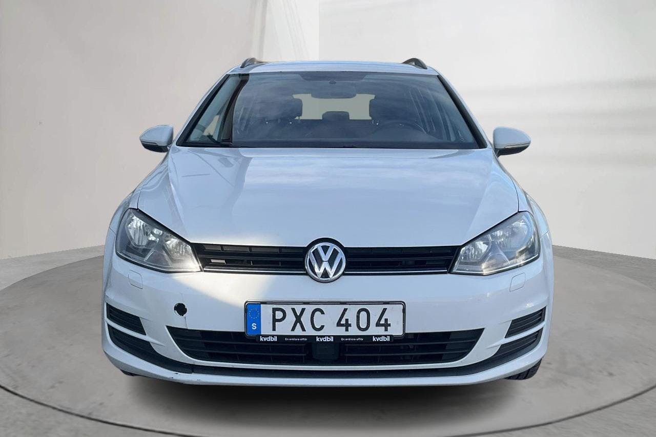 VW Golf VII 1.2 TSI Sportscombi (105hk) - 21 686 mil - Manuell - vit - 2015