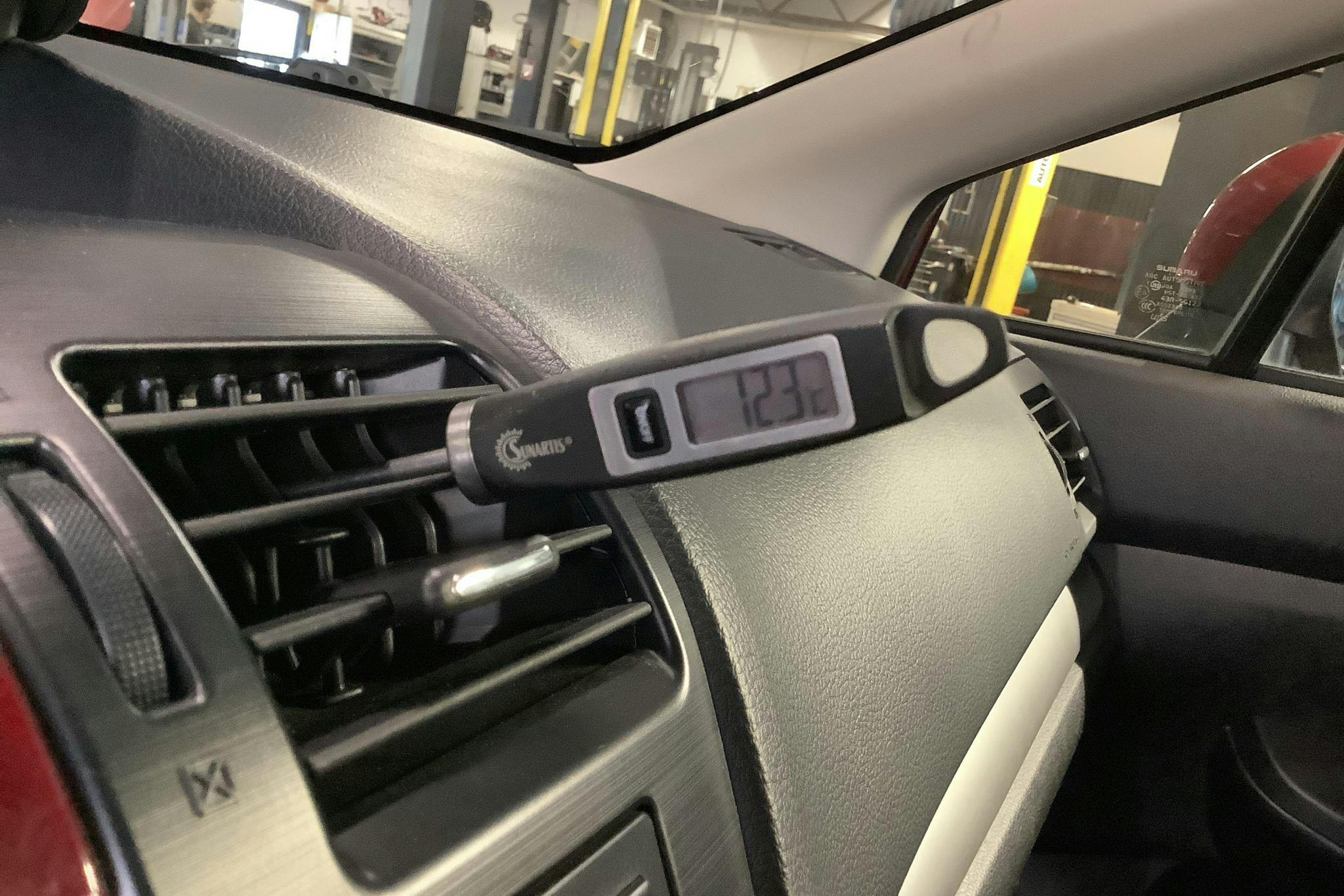 Subaru XV 2.0D (147hk) - 199 370 km - Käsitsi - punane - 2012