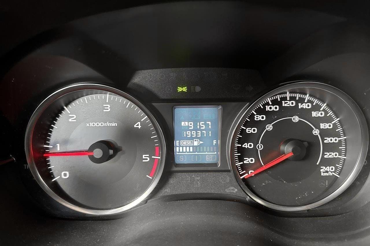 Subaru XV 2.0D (147hk) - 199 370 km - Käsitsi - punane - 2012