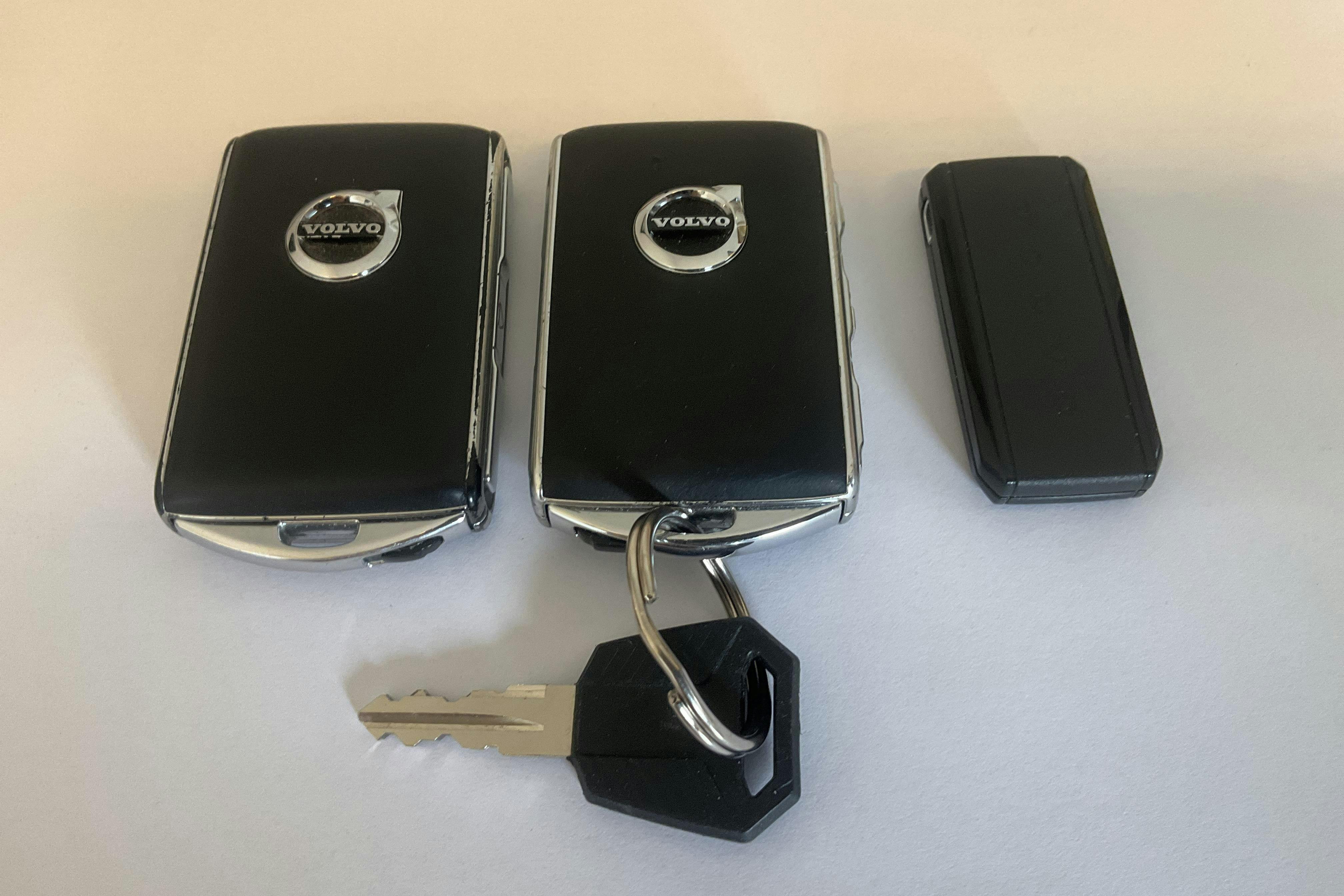Volvo V90 D4 Cross Country AWD (190hk) - 14 615 mil - Automat - vit - 2020