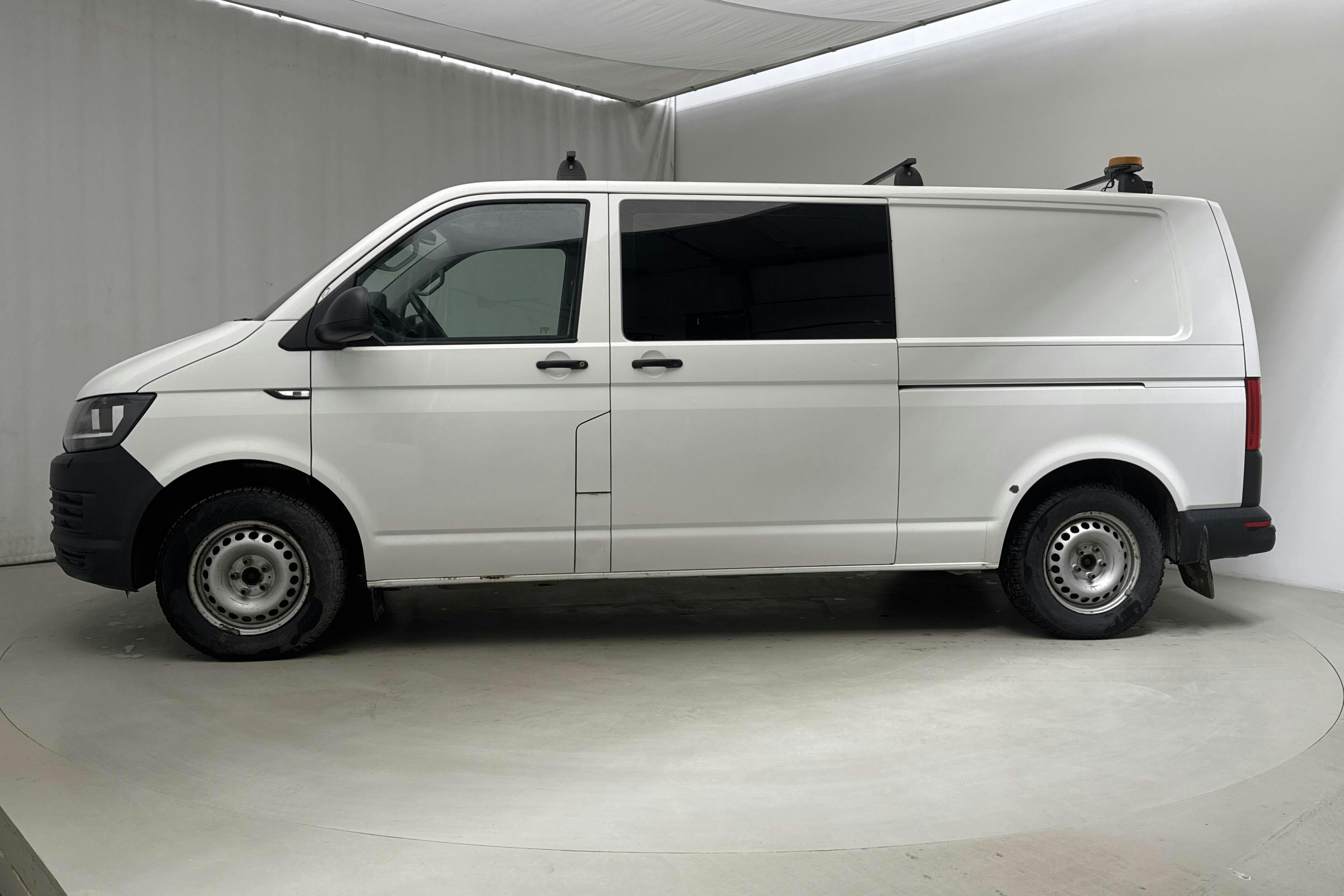 VW Transporter T6 2.0 TDI BMT Skåp 4MOTION (150hk) - 212 420 km - Automatic - white - 2018