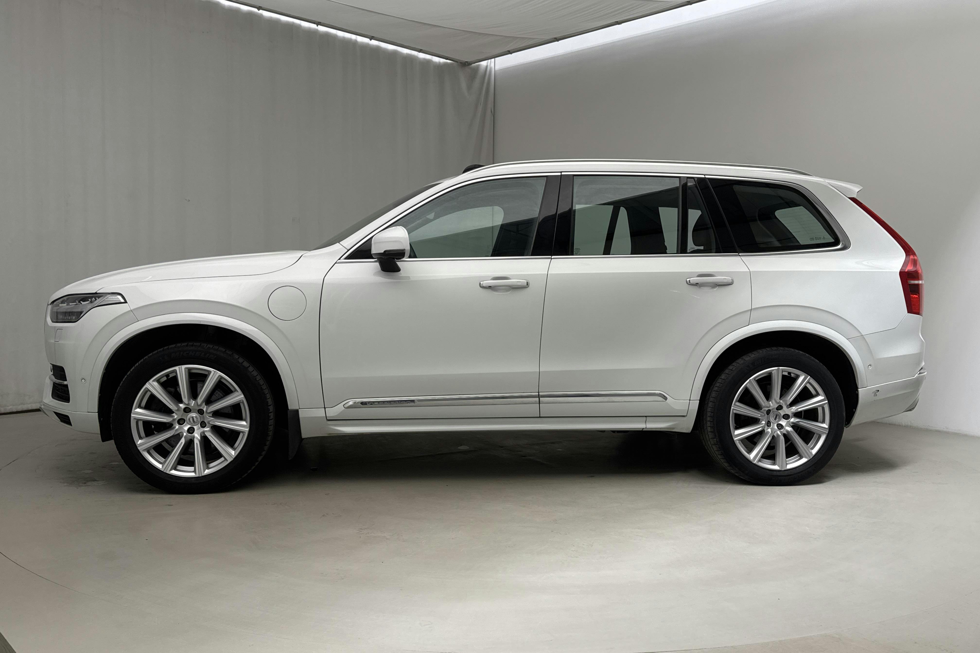 Volvo XC90 T8 AWD Twin Engine (400hk) - 136 260 km - Automaatne - valge - 2017