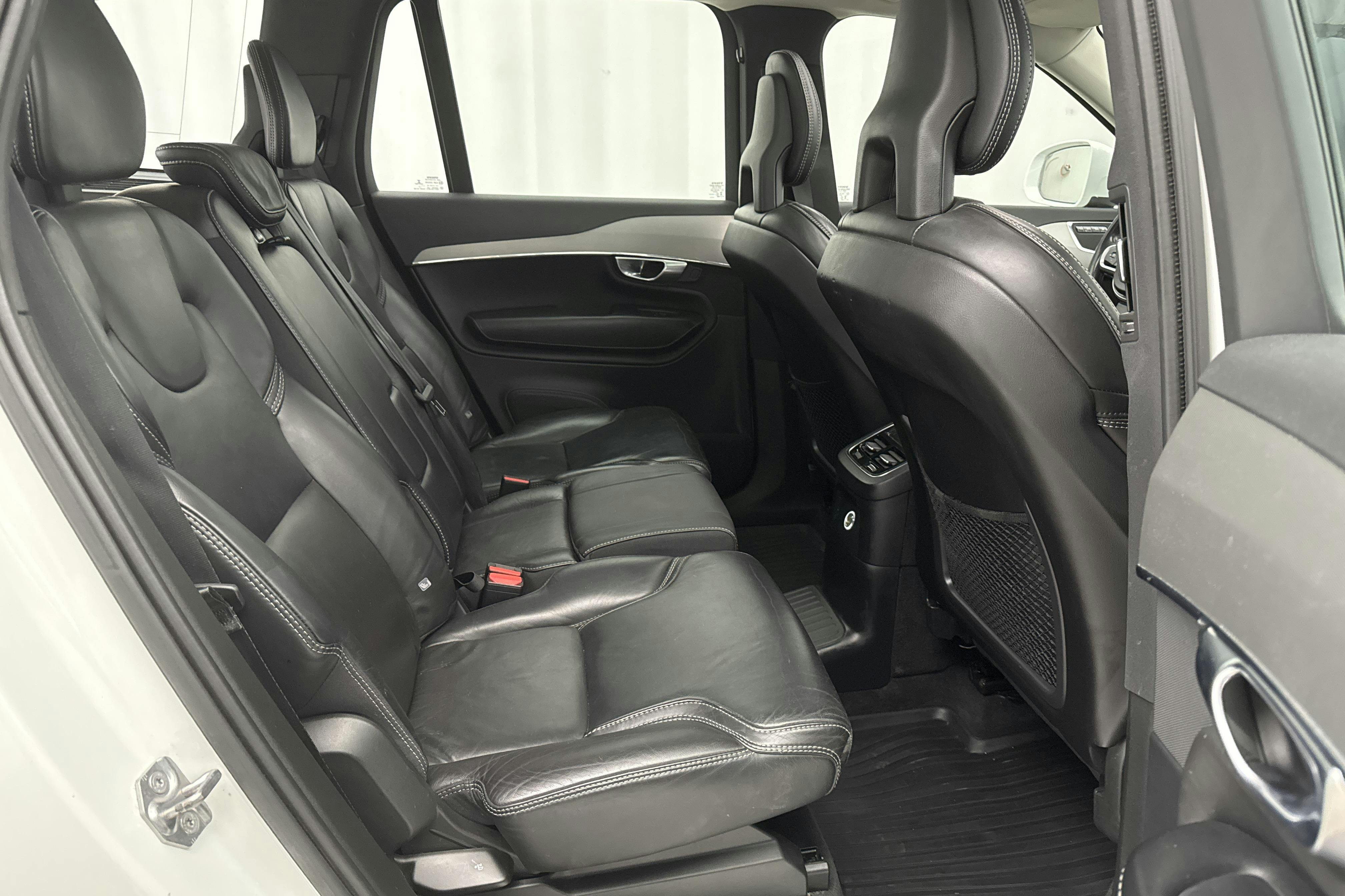 Volvo XC90 T8 AWD Twin Engine (400hk) - 136 260 km - Automaatne - valge - 2017