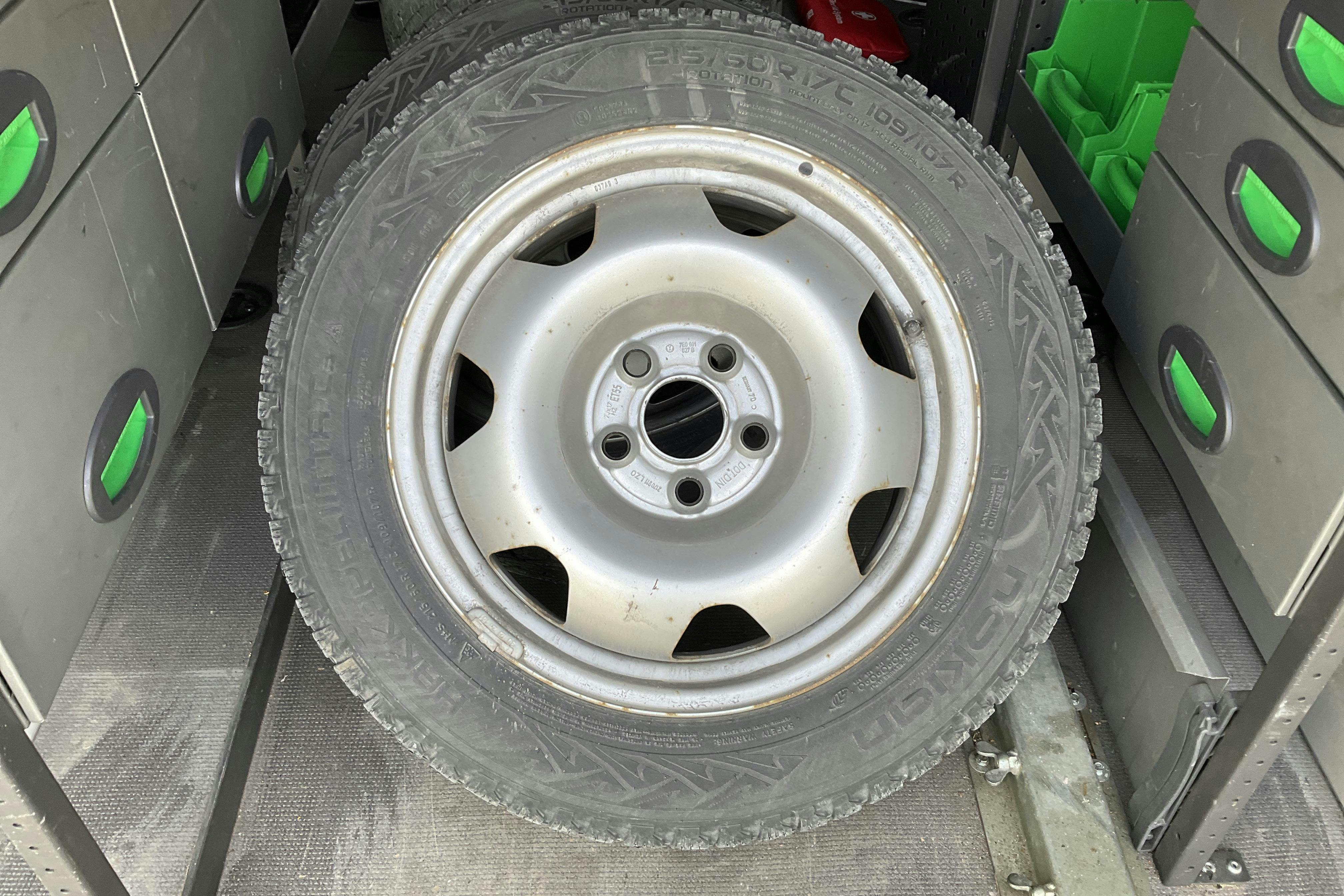 VW Transporter T6 2.0 TDI BMT Skåp 4MOTION (150hk) - 83 380 km - Manuaalinen - valkoinen - 2019