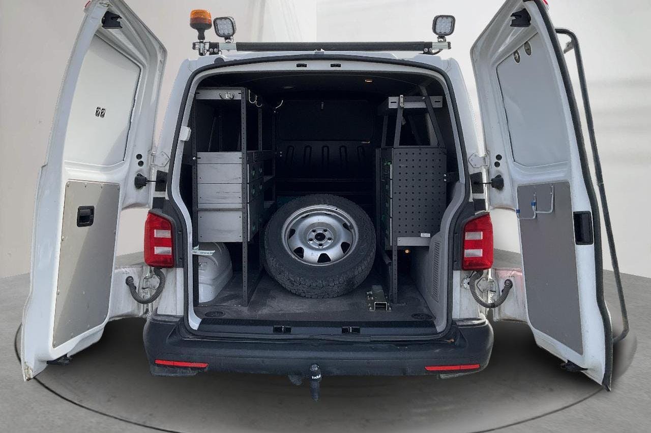 VW Transporter T6 2.0 TDI BMT Skåp 4MOTION (150hk) - 83 380 km - Manuaalinen - valkoinen - 2019