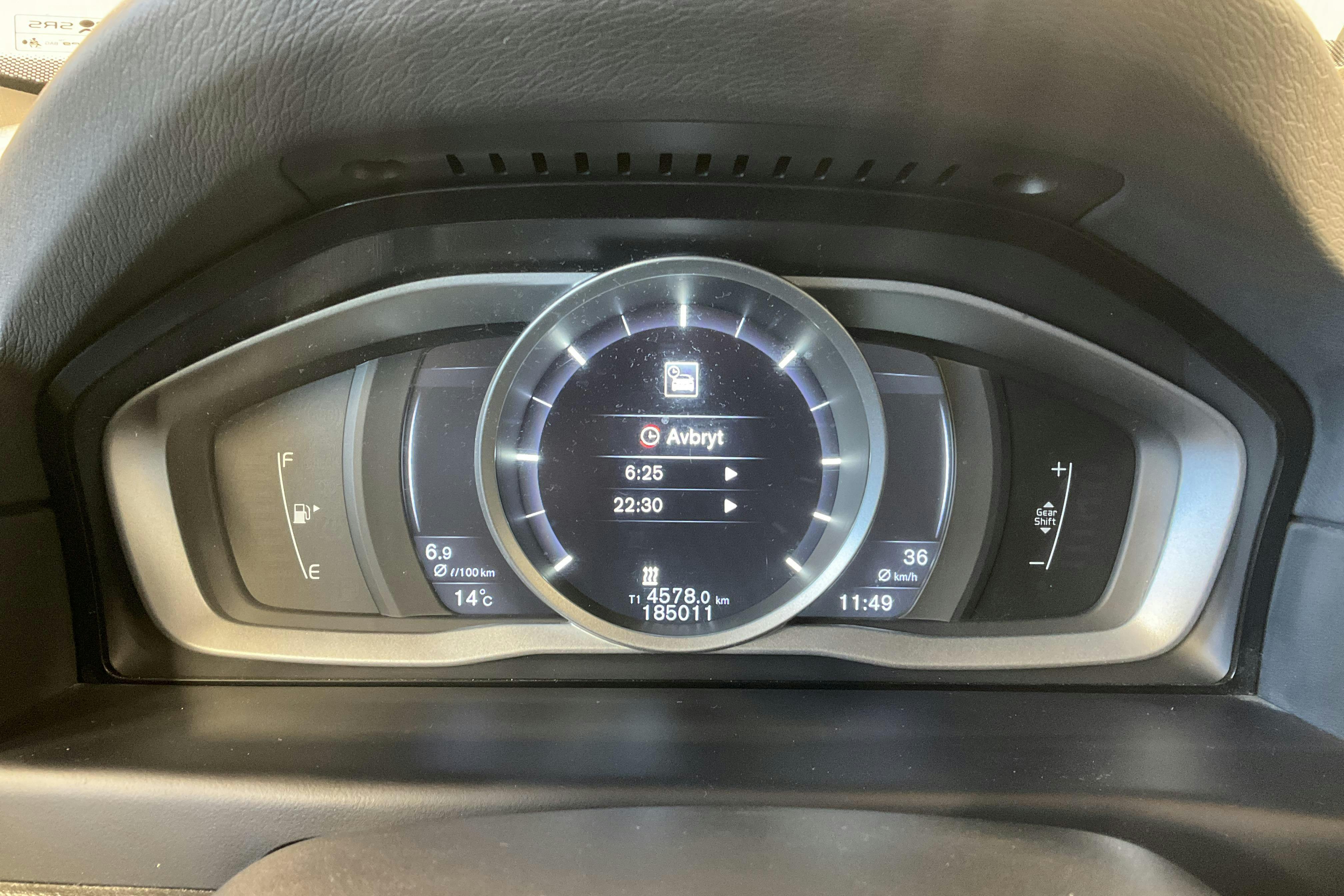Volvo V70 II D4 (181hk) - 185 010 km - Manual - white - 2016