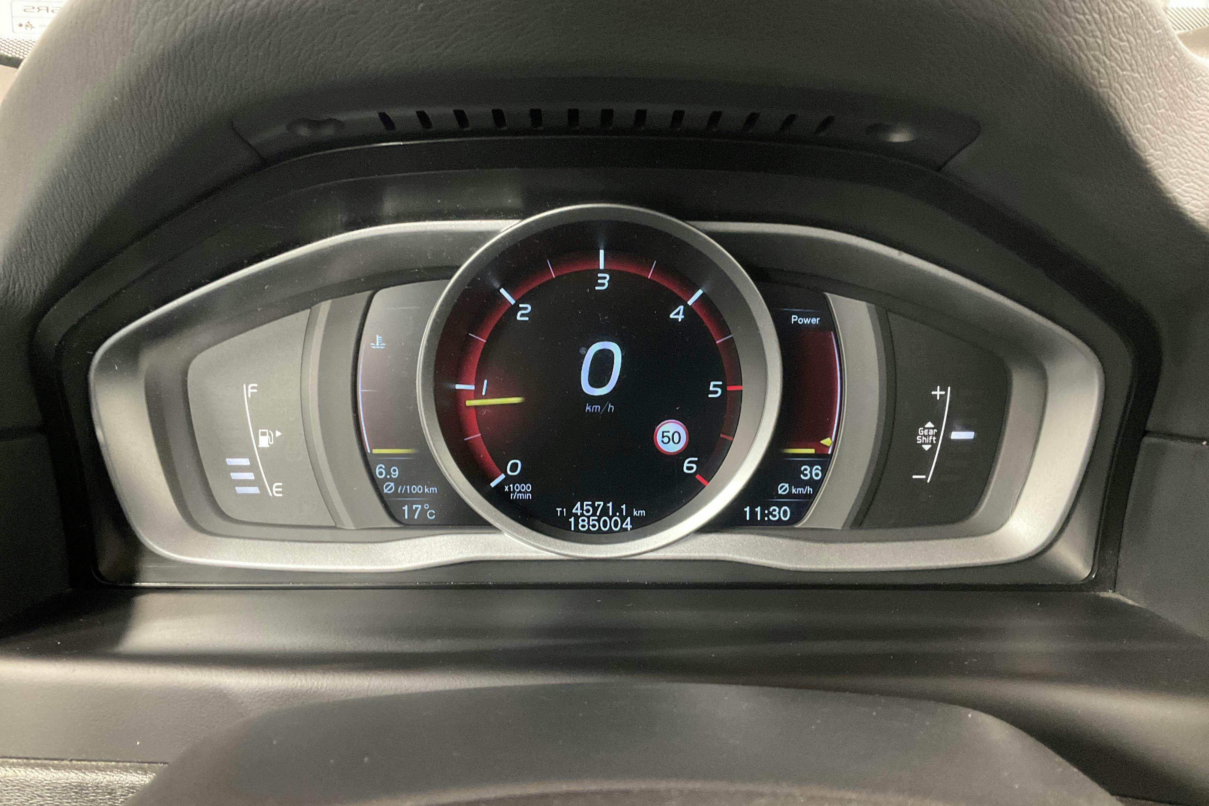 Volvo V70 II D4 (181hk) - 185 010 km - Manual - white - 2016