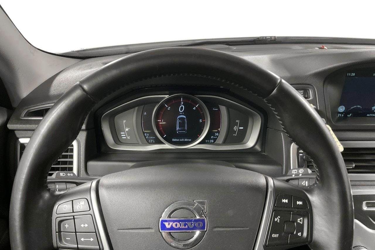 Volvo V70 II D4 (181hk) - 185 010 km - Manual - white - 2016