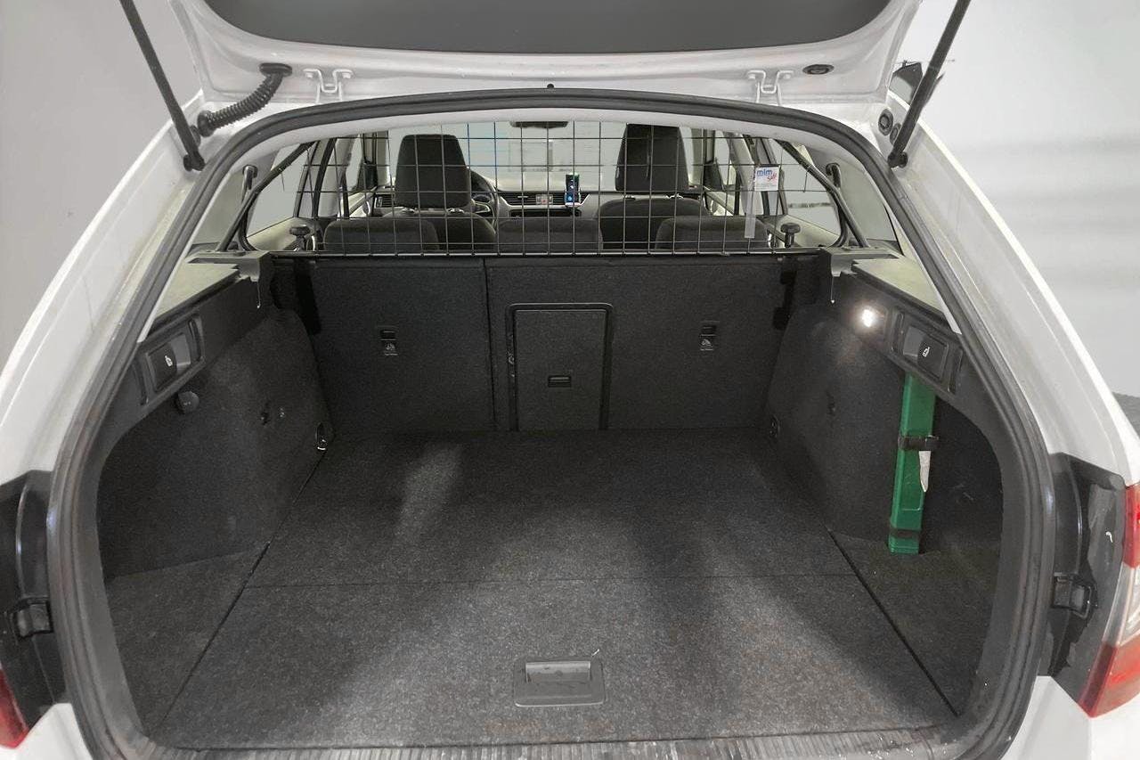 Skoda Octavia III 2.0 TDI CR Combi 4x4 (150hk) - 160 380 km - Manualna - biały - 2018