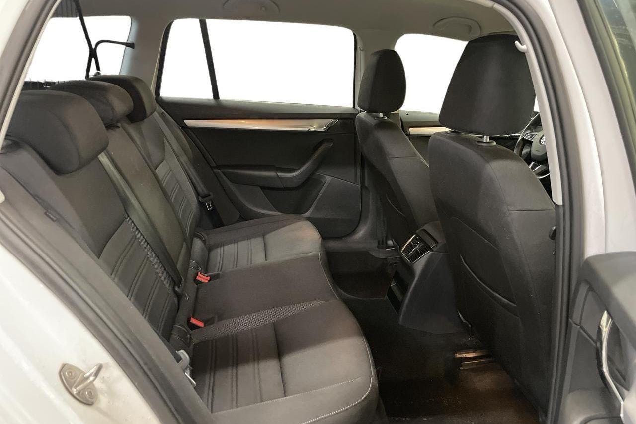 Skoda Octavia III 2.0 TDI CR Combi 4x4 (150hk) - 160 380 km - Manualna - biały - 2018