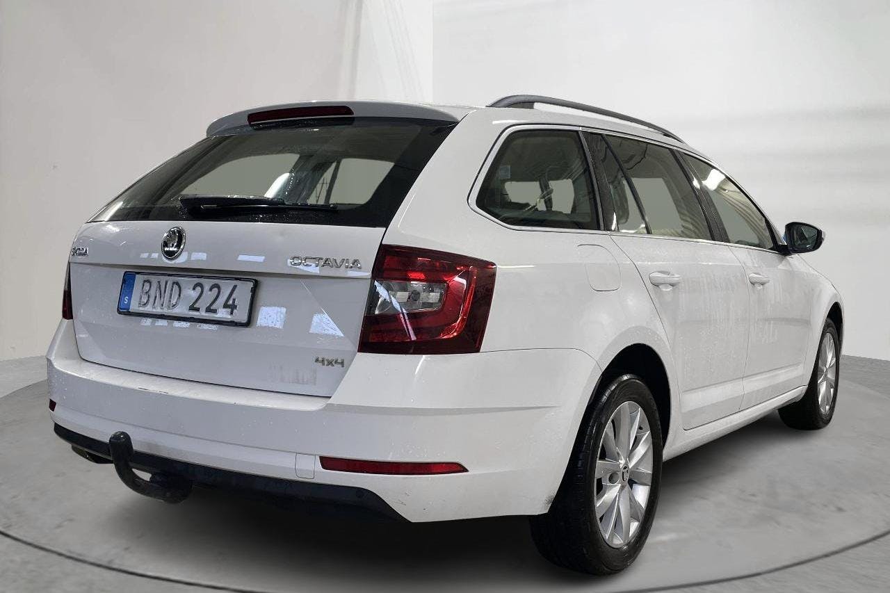 Skoda Octavia III 2.0 TDI CR Combi 4x4 (150hk) - 160 380 km - Manualna - biały - 2018