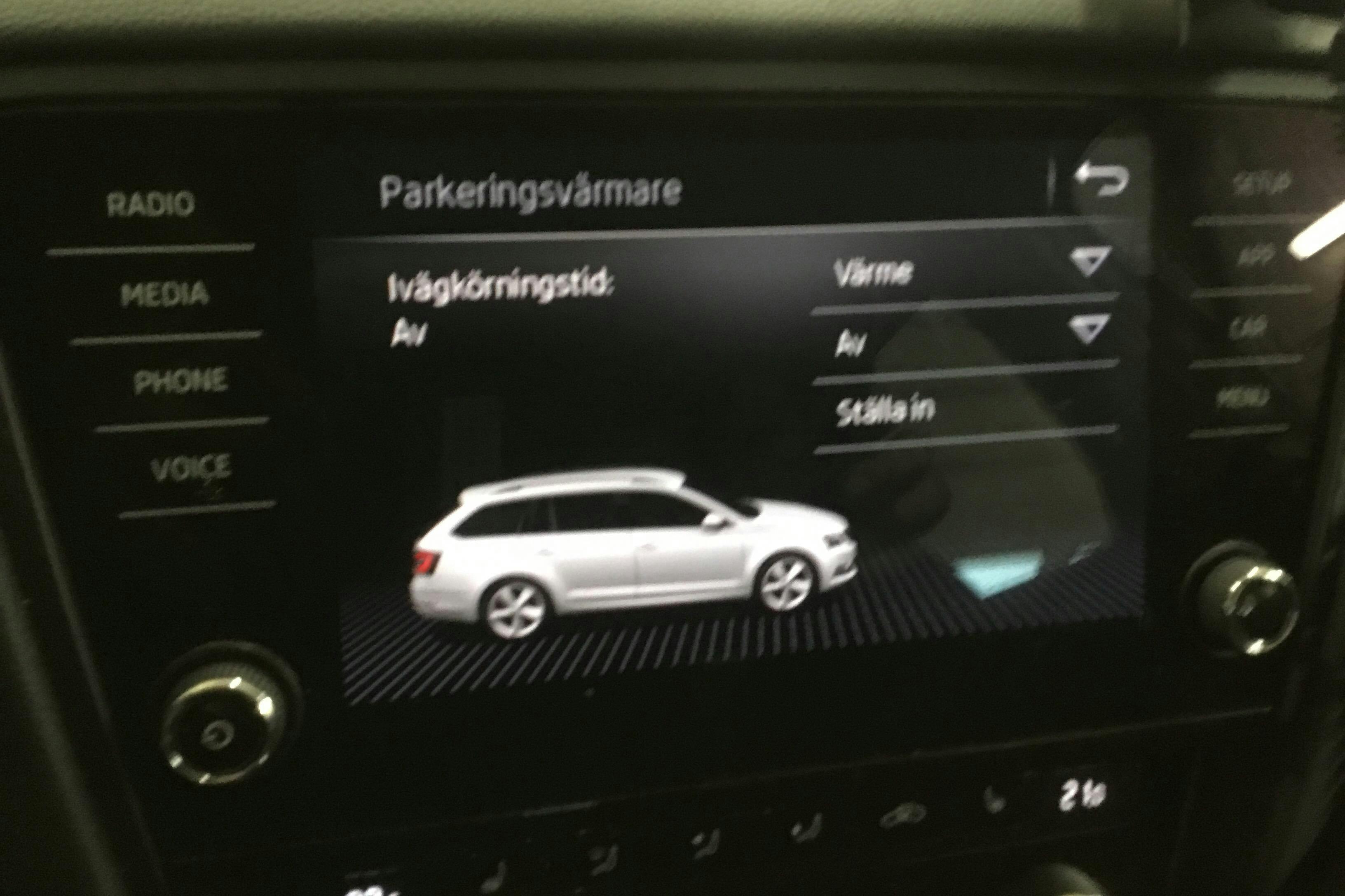 Skoda Octavia III 2.0 TDI CR Combi 4x4 (150hk) - 160 380 km - Manualna - biały - 2018