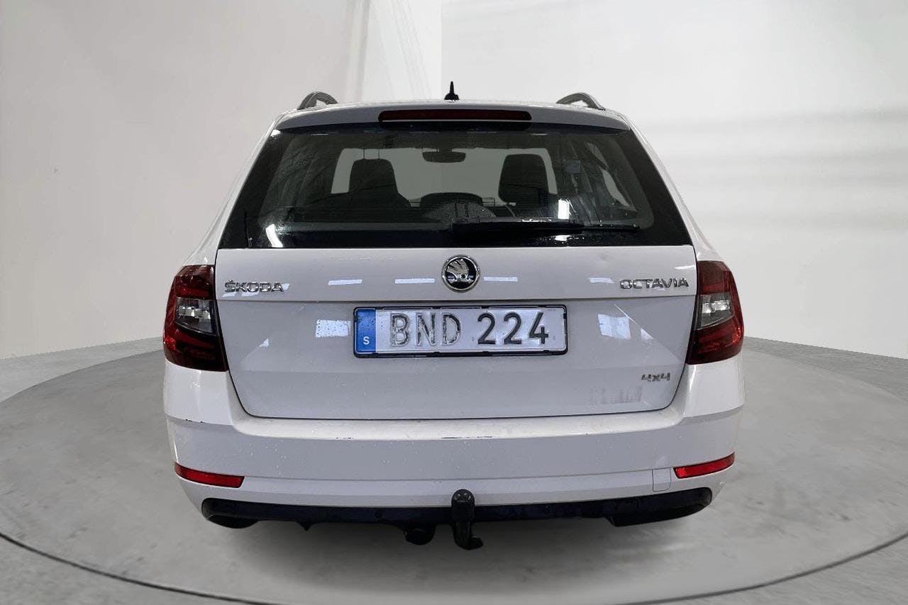 Skoda Octavia III 2.0 TDI CR Combi 4x4 (150hk) - 160 380 km - Manualna - biały - 2018