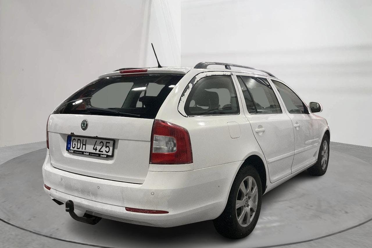 Skoda Octavia II 2.0 TDI Kombi 4X4 (140hk) - 14 826 mil - Manuell - vit - 2011