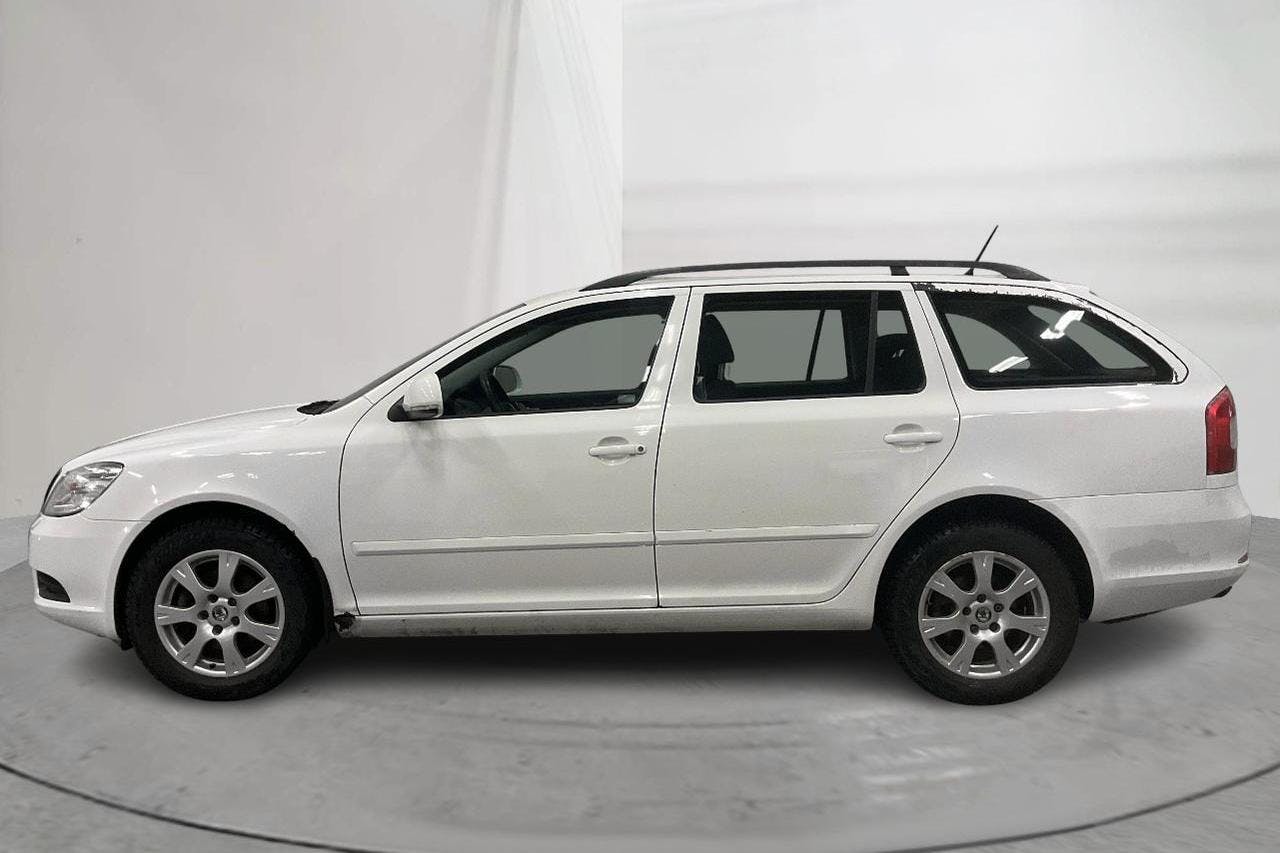 Skoda Octavia II 2.0 TDI Kombi 4X4 (140hk) - 14 826 mil - Manuell - vit - 2011