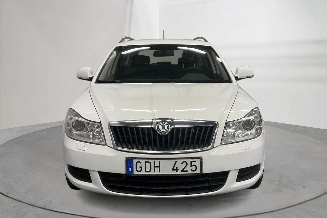 Skoda Octavia II 2.0 TDI Kombi 4X4 (140hk) - 14 826 mil - Manuell - vit - 2011