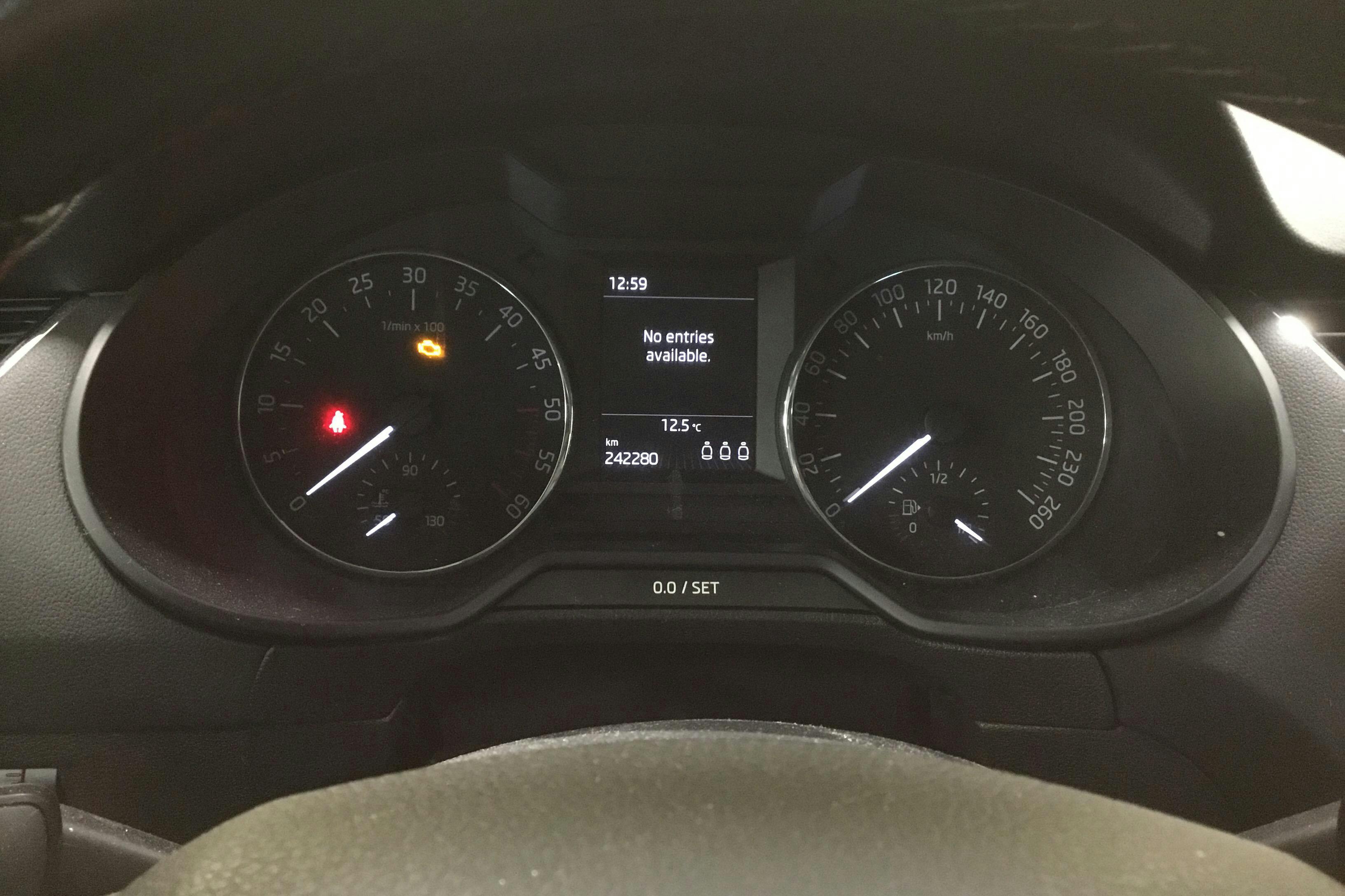 Skoda Octavia III 1.6 TDI Combi 4X4 (110hk) - 242 280 km - Manual - white - 2016
