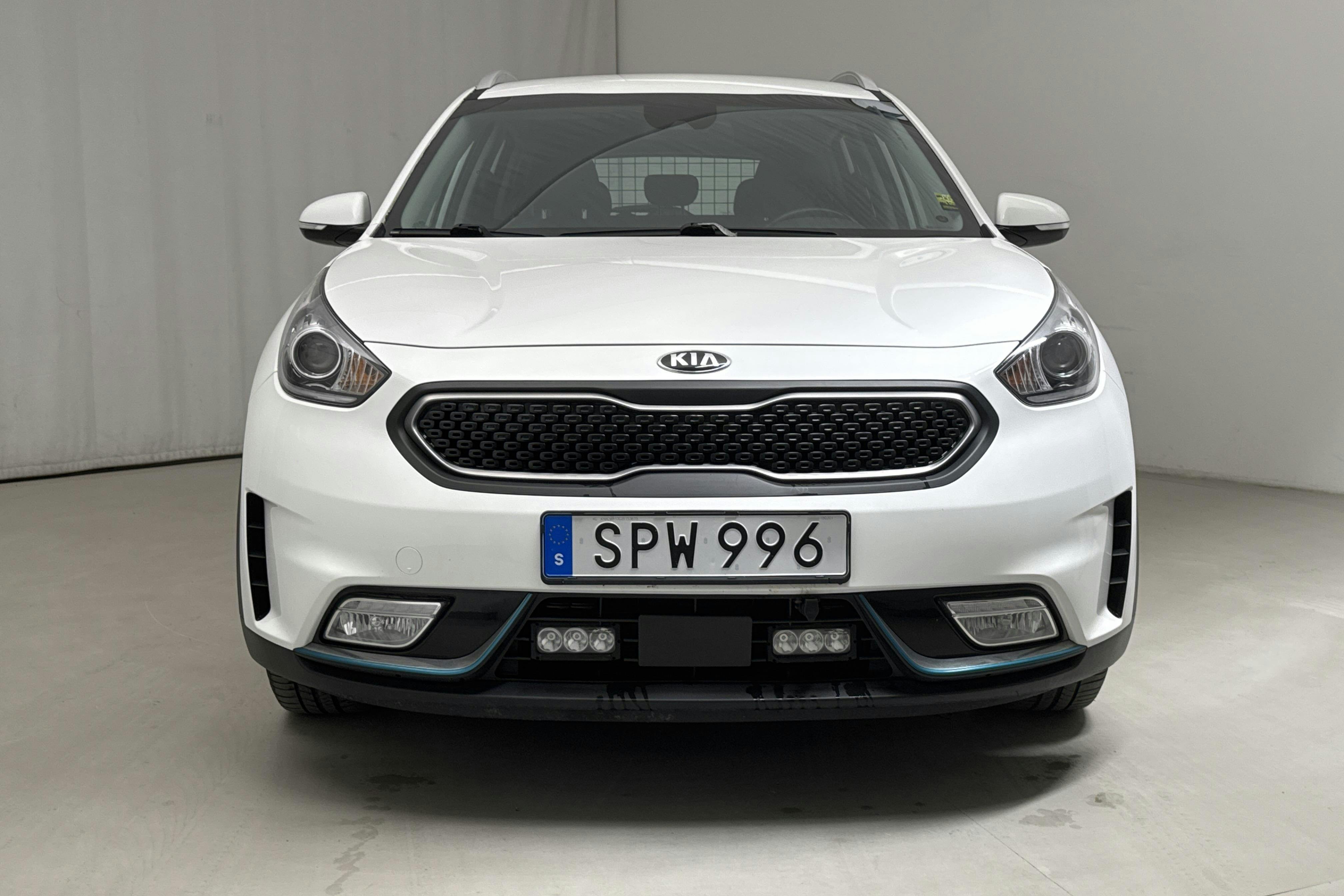 KIA Niro Plug-in Hybrid 1.6 (141hk) - 4 177 mil - Automat - vit - 2018