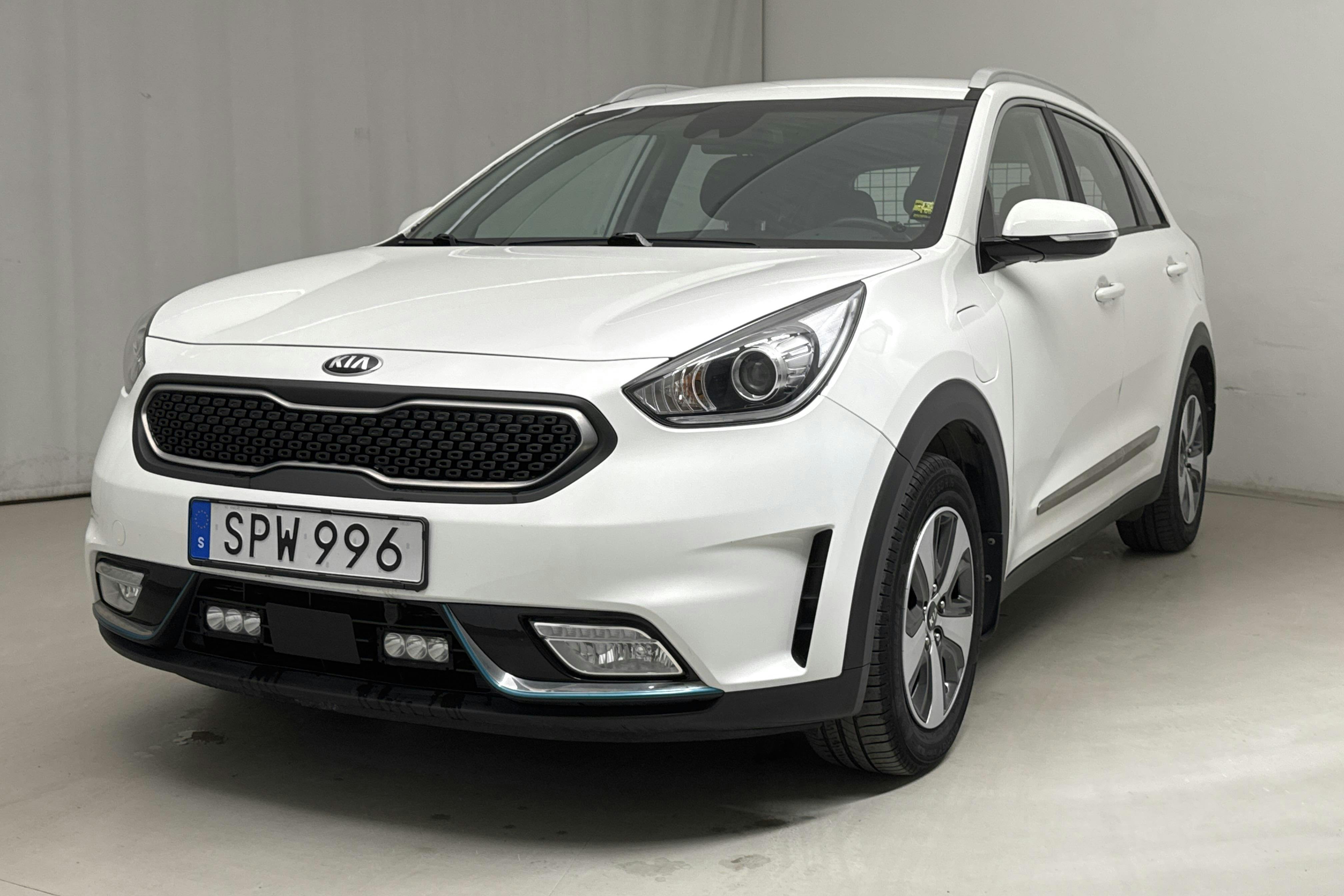KIA Niro Plug-in Hybrid 1.6 (141hk) - 4 177 mil - Automat - vit - 2018