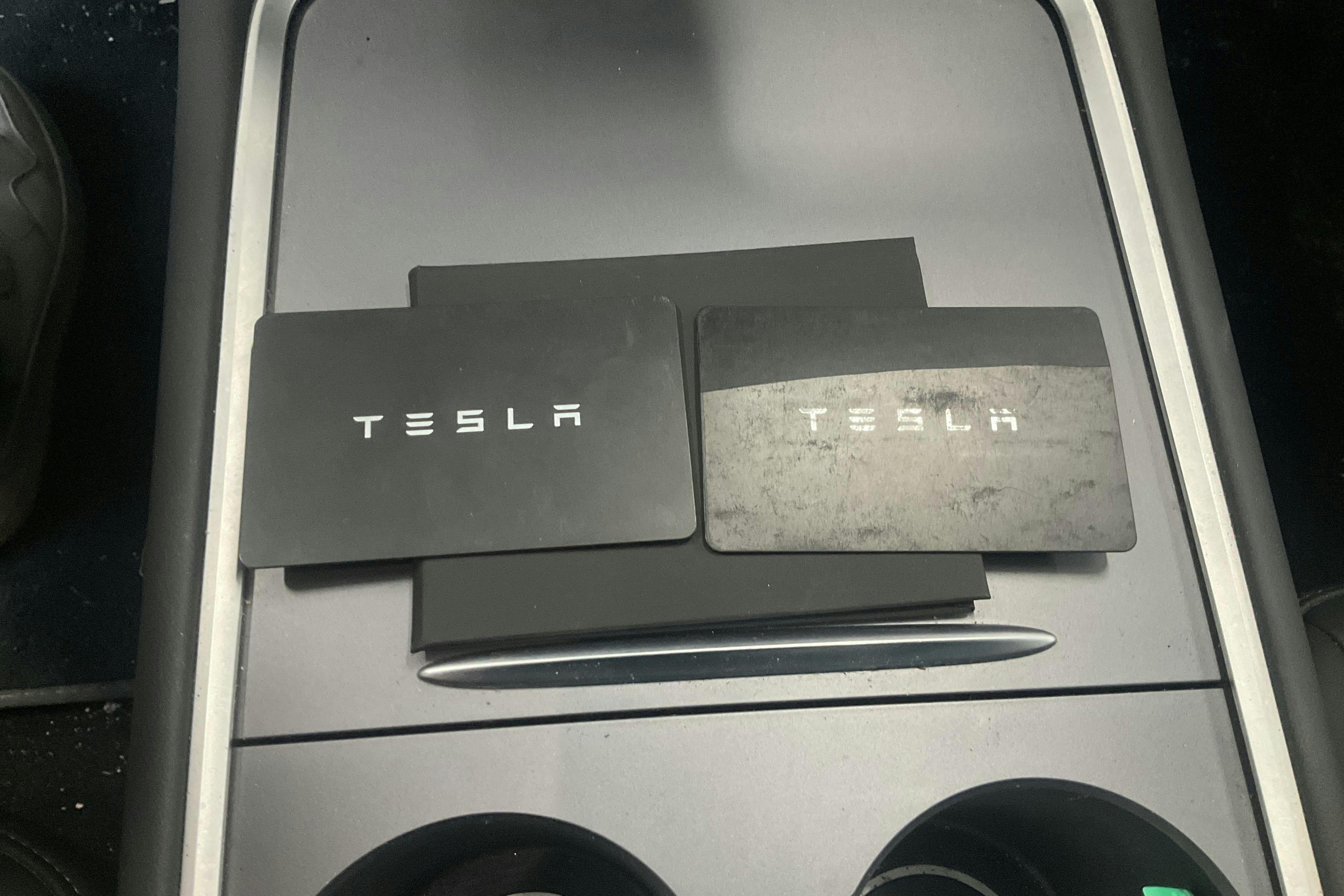 Tesla Model Y Long Range Dual Motor AWD - 21 750 km - Automatic - blue - 2023