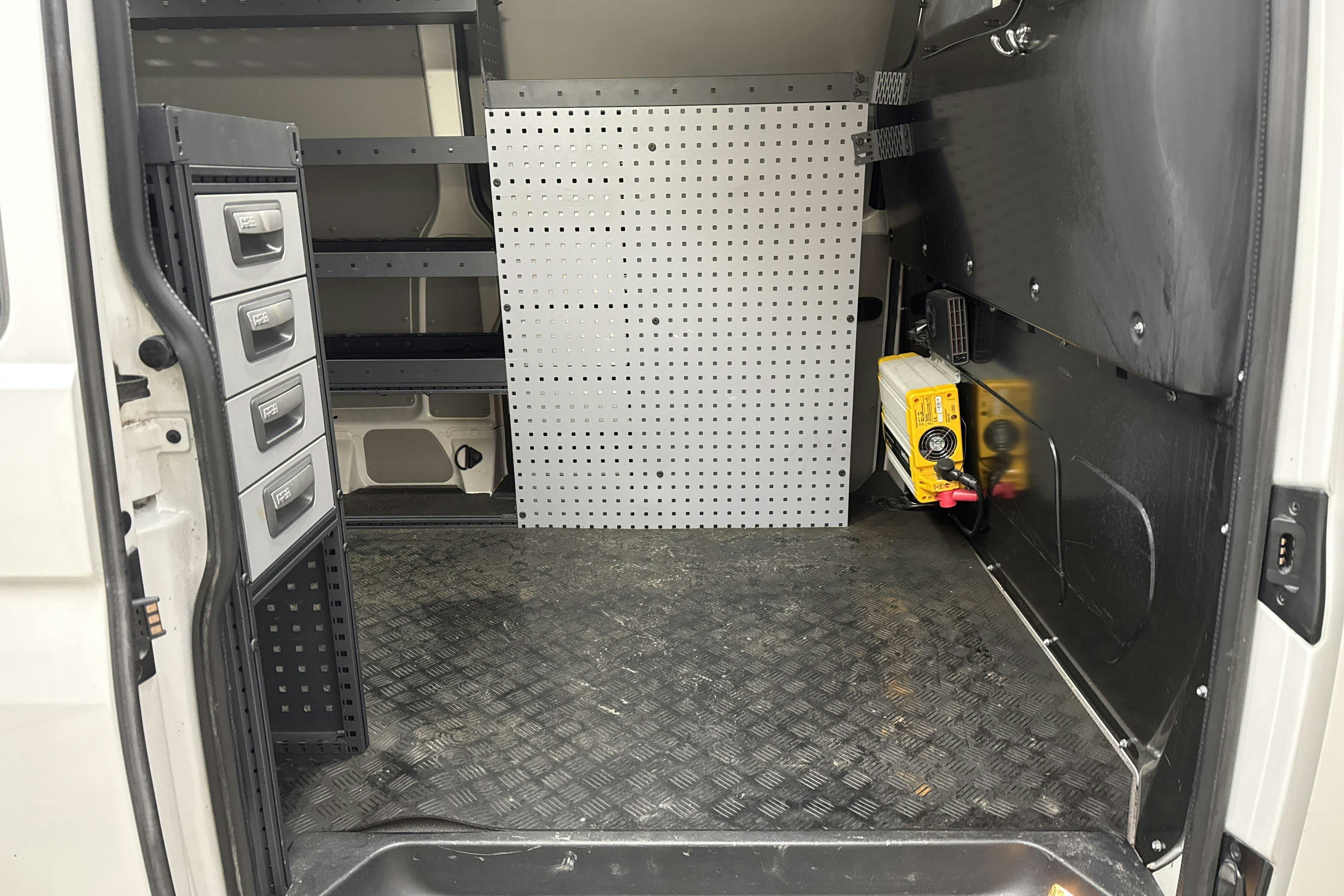 VW Transporter T6 2.0 TDI BMT Skåp 4MOTION (150hk) - 15 303 mil - Automat - vit - 2018