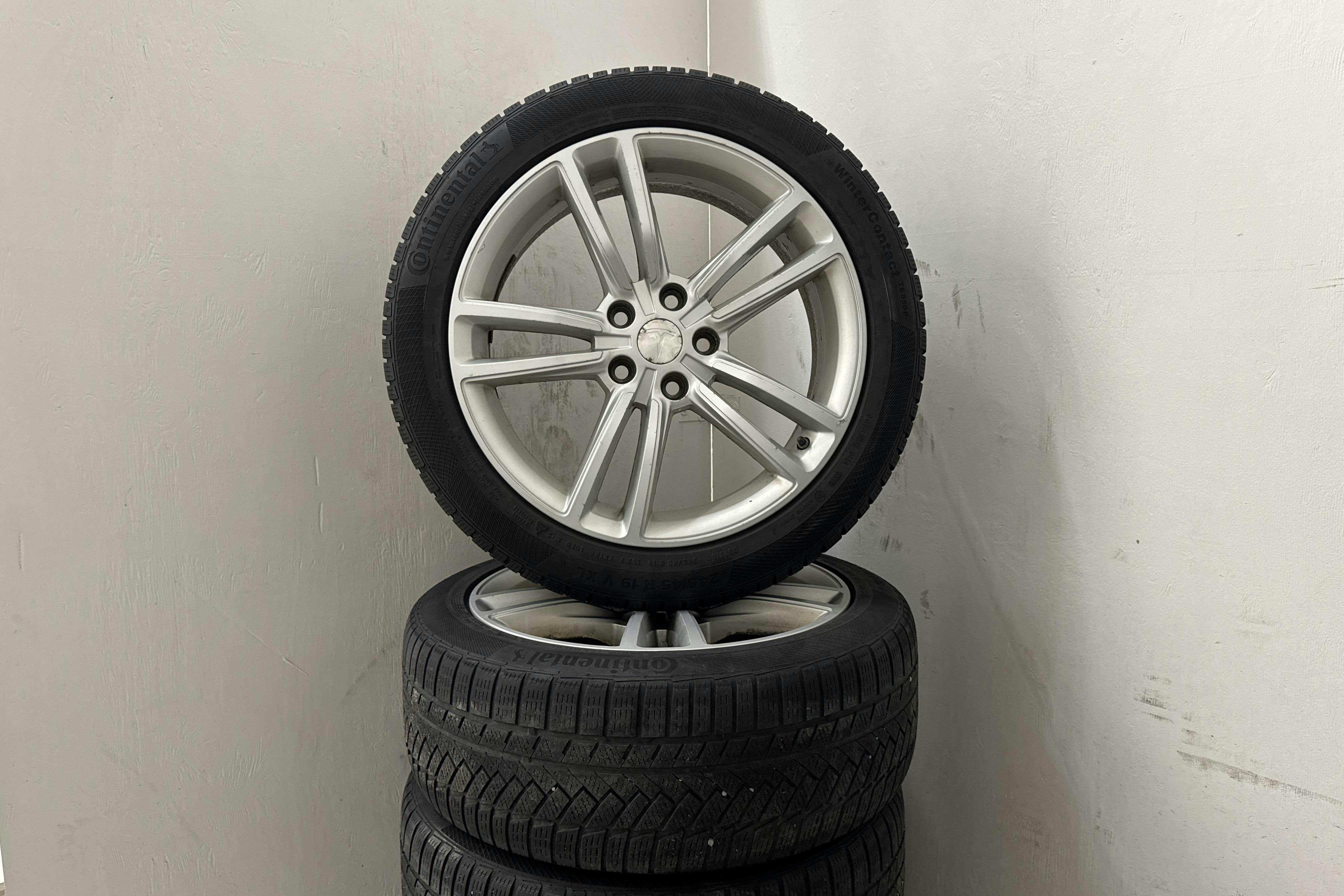 Tesla Model S 85D - 21 809 mil - Automat - svart - 2015