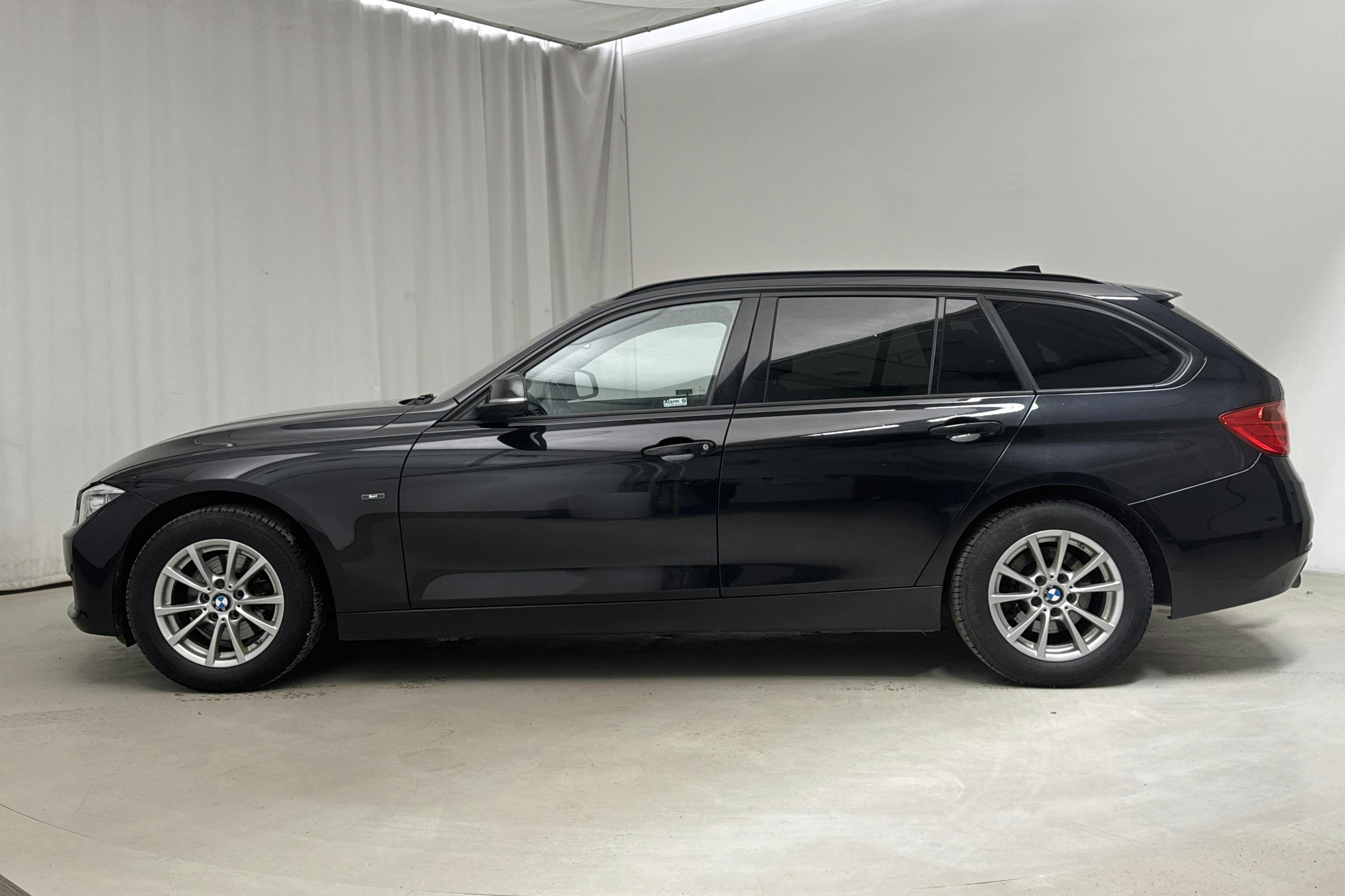 BMW 320d xDrive Touring, F31 (184hk) - 13 750 mil - Automat - svart - 2015