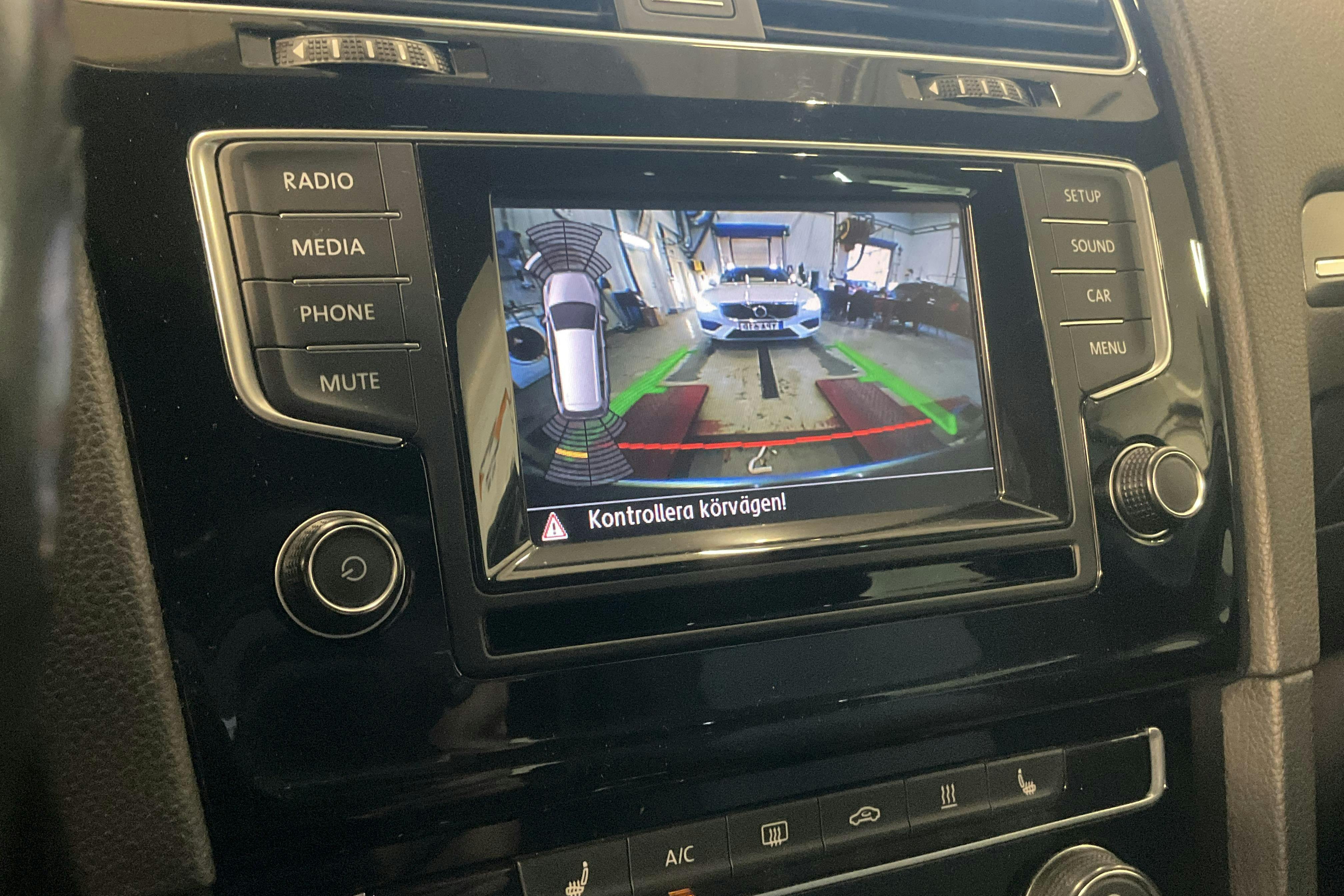 VW Golf VII 2.0 TDI BlueMotion Technology Sportscombi (150hk) - 18 892 mil - Automat - grå - 2015
