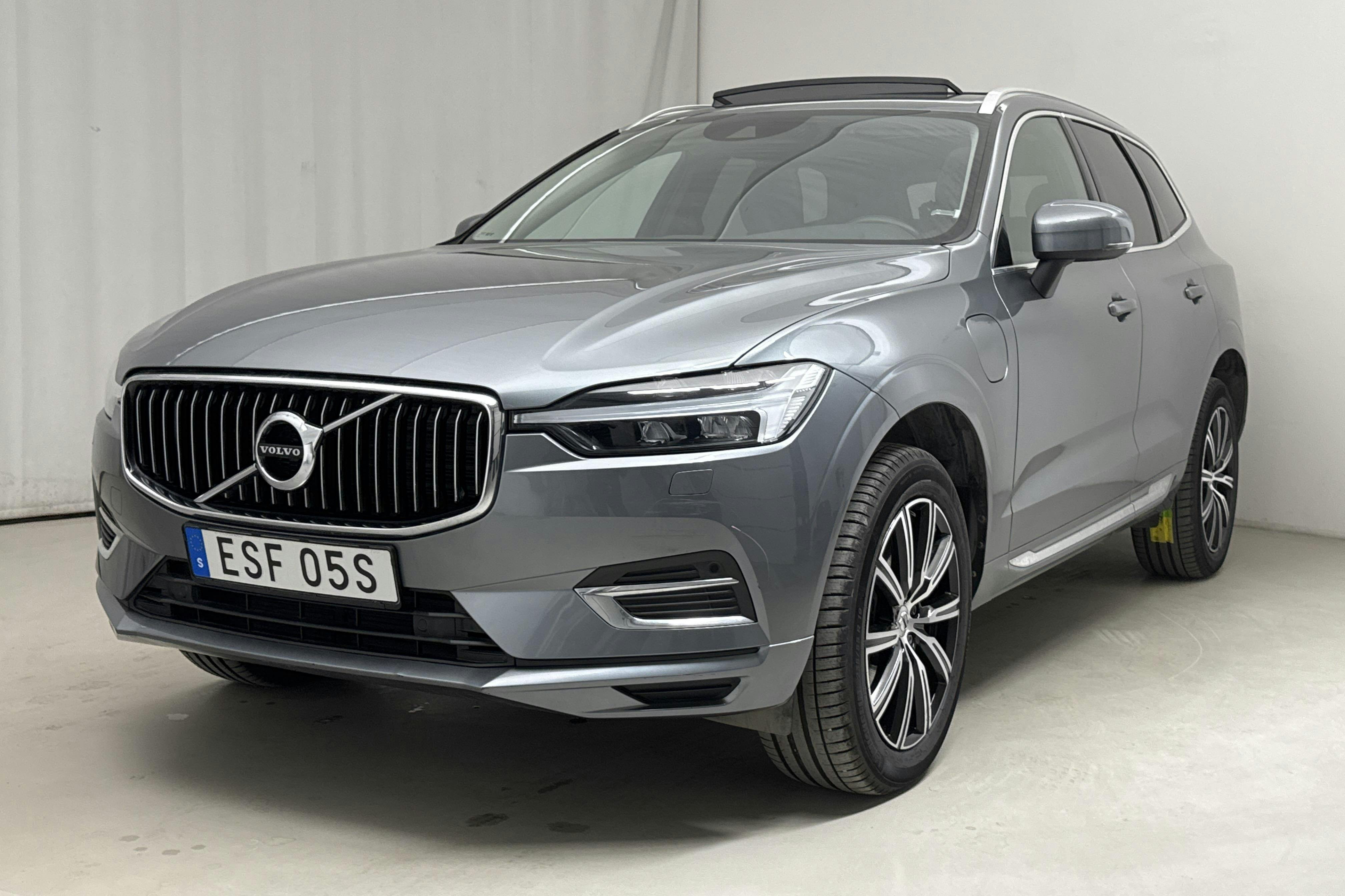 Volvo XC60 T6 AWD Recharge (340hk) - 7 888 mil - Automat - grå - 2021