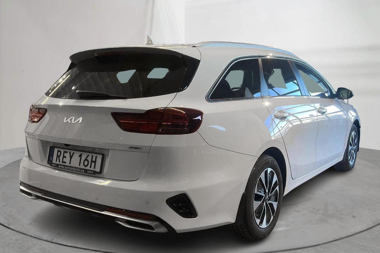 KIA Ceed 1.6 Plug-in Hybrid SW (141hk) - 92 610 km - Automaattinen - valkoinen - 2022