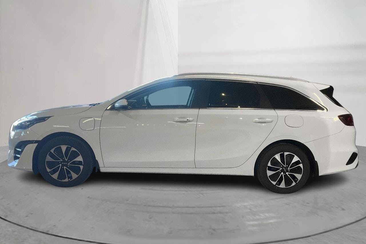 KIA Ceed 1.6 Plug-in Hybrid SW (141hk) - 92 610 km - Automaattinen - valkoinen - 2022