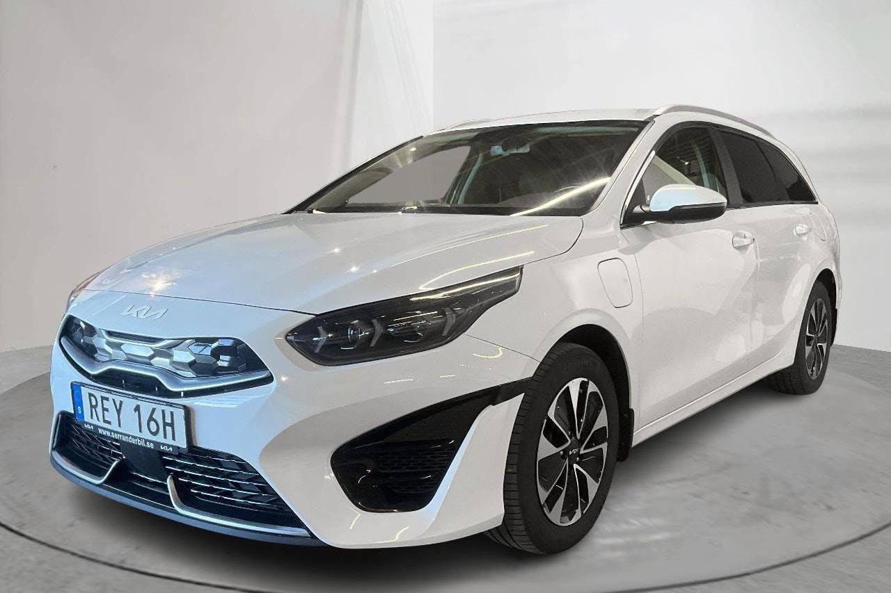 KIA Ceed 1.6 Plug-in Hybrid SW (141hk) - 92 610 km - Automaattinen - valkoinen - 2022