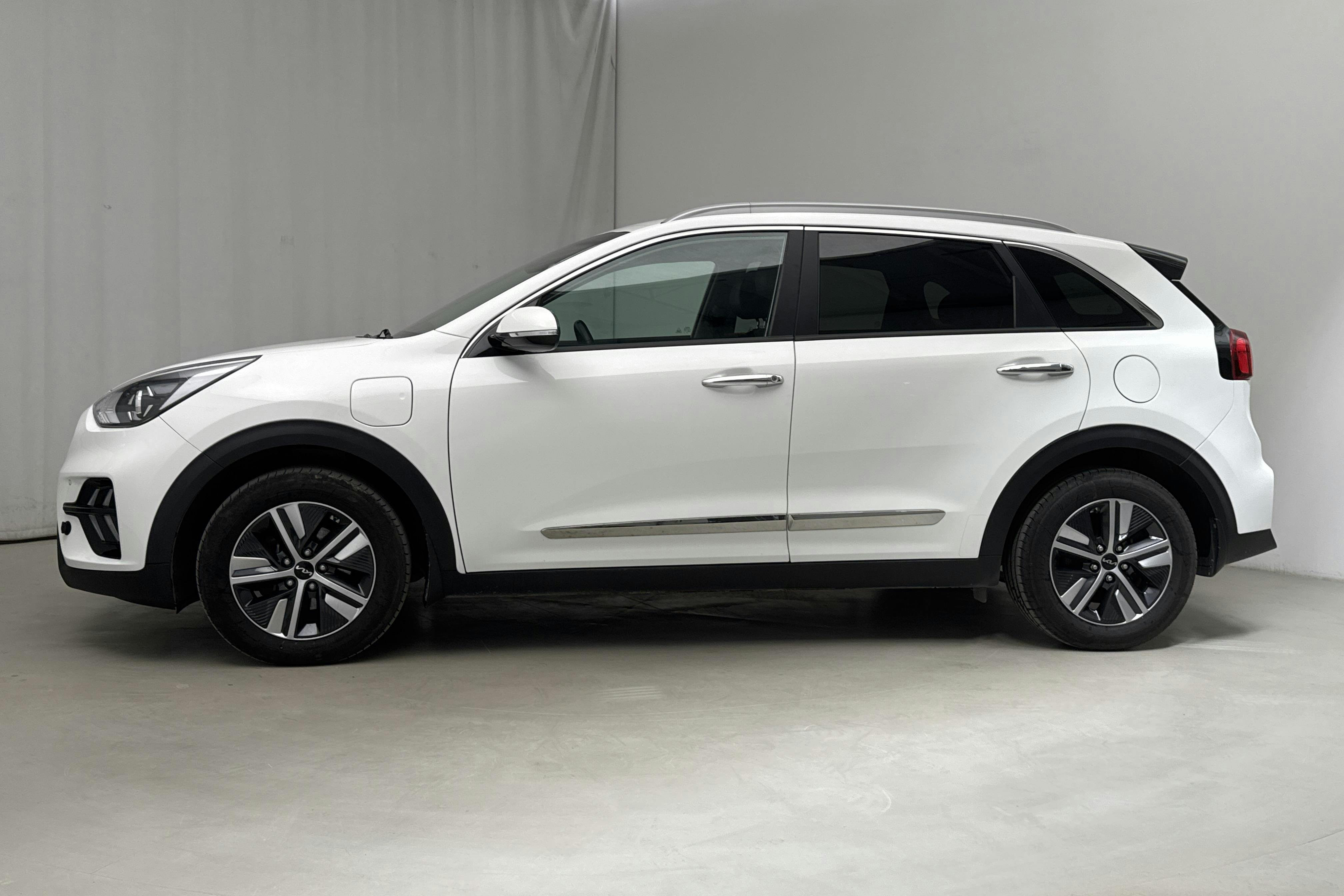 KIA Niro Plug-in Hybrid 1.6 (141hk) - 58 010 km - Automaatne - valge - 2022