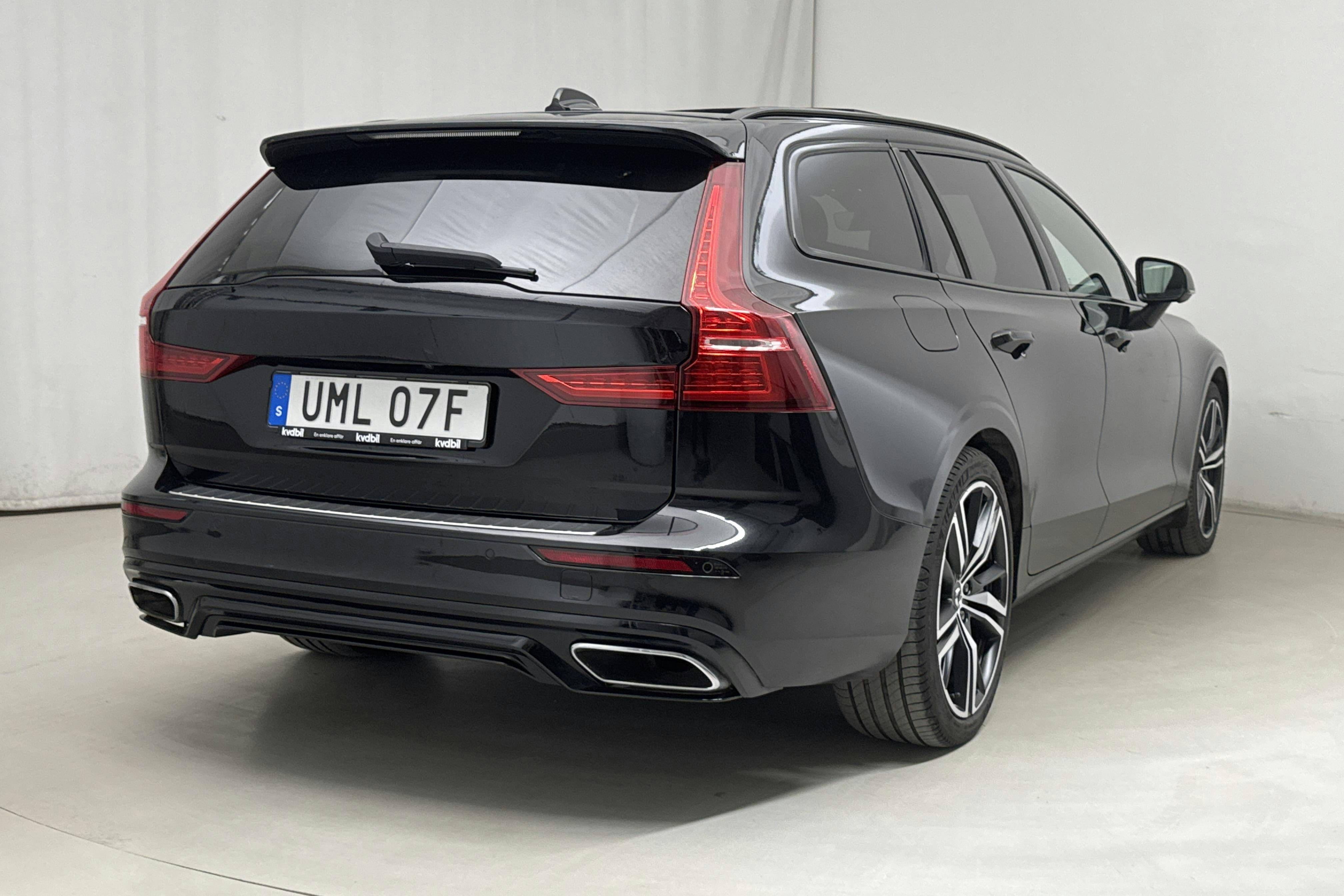 Volvo V60 T8 AWD Recharge (455hk) - 74 680 km - Automatic - black - 2022