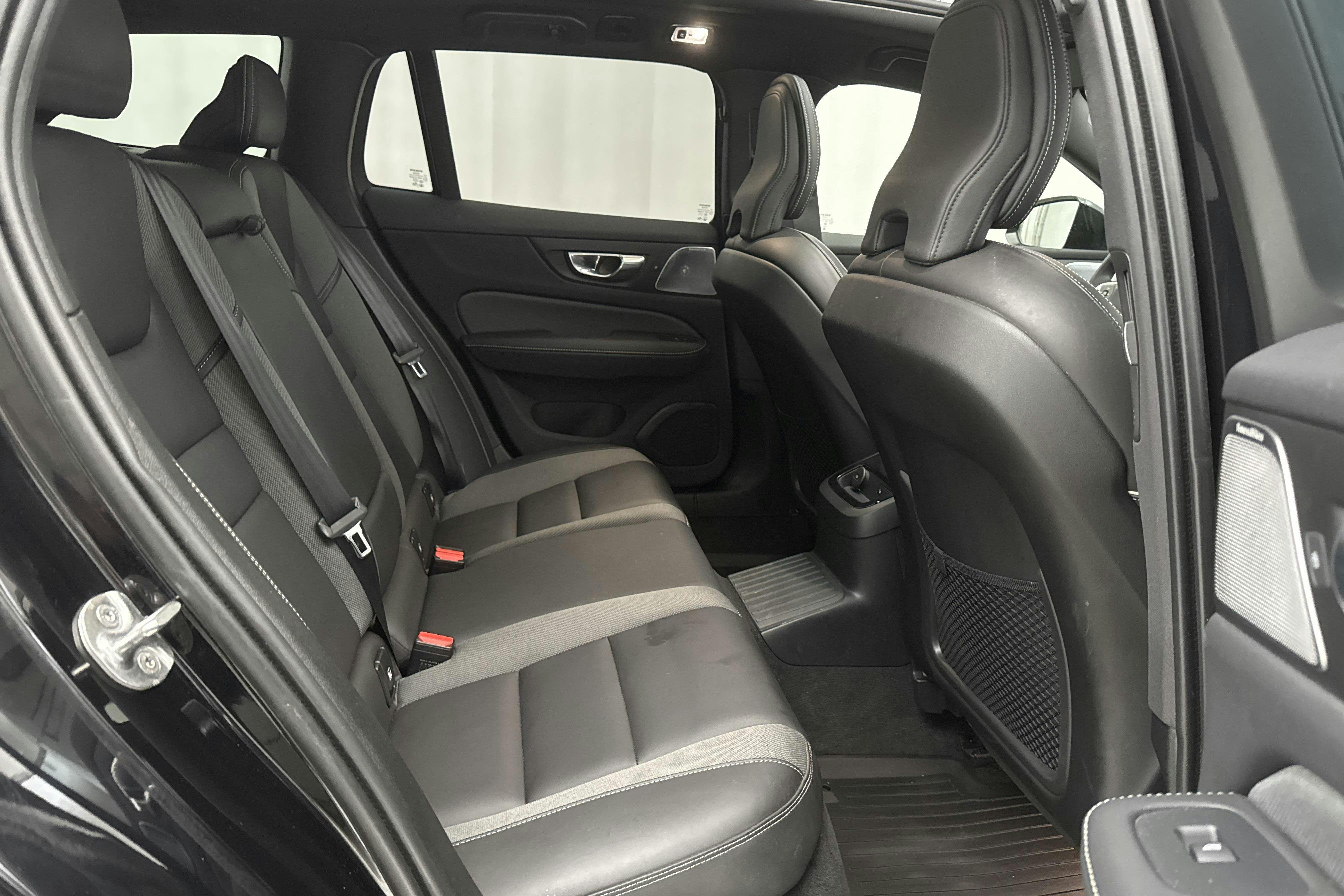 Volvo V60 T8 AWD Recharge (455hk) - 74 680 km - Automatic - black - 2022