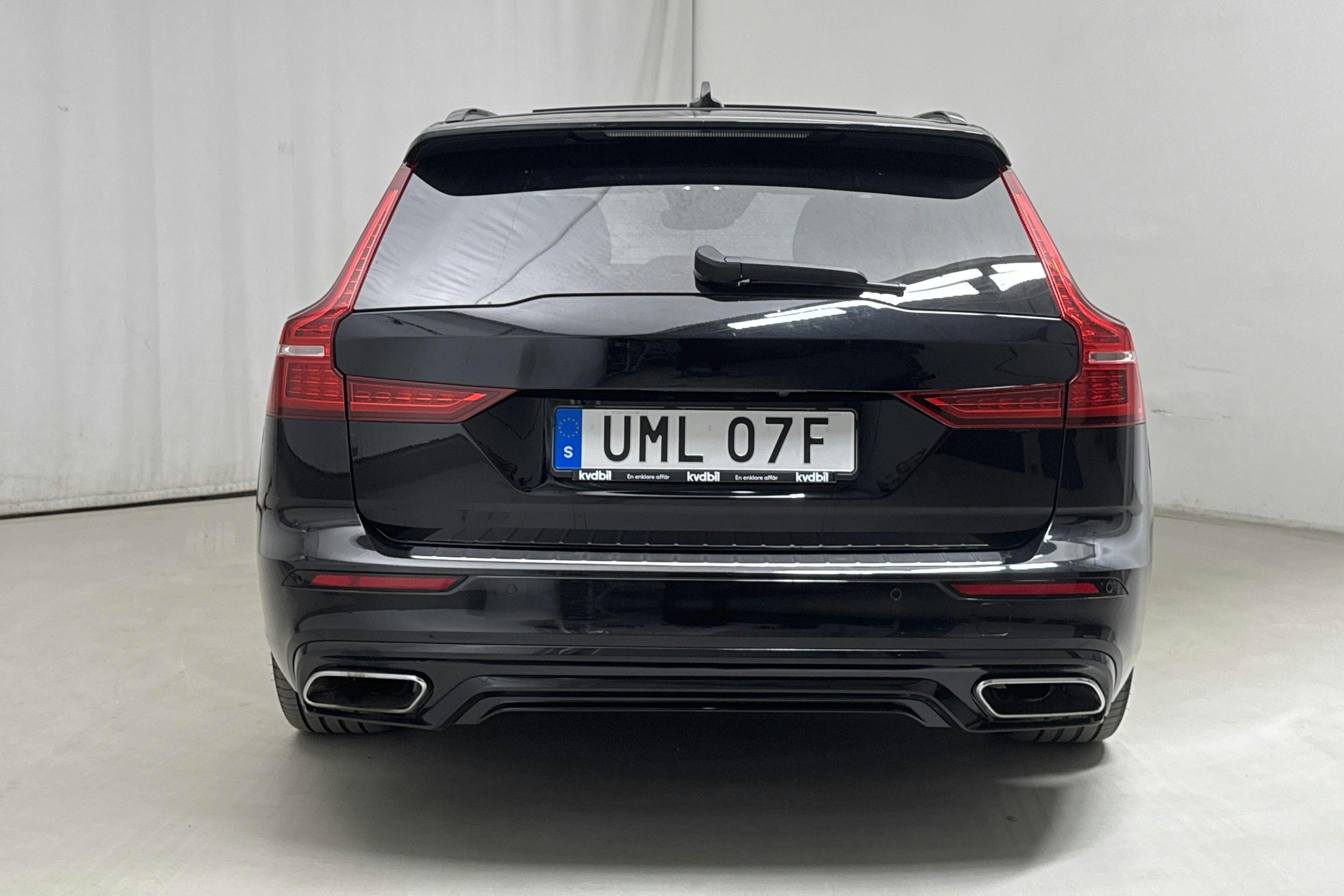 Volvo V60 T8 AWD Recharge (455hk) - 74 680 km - Automatic - black - 2022