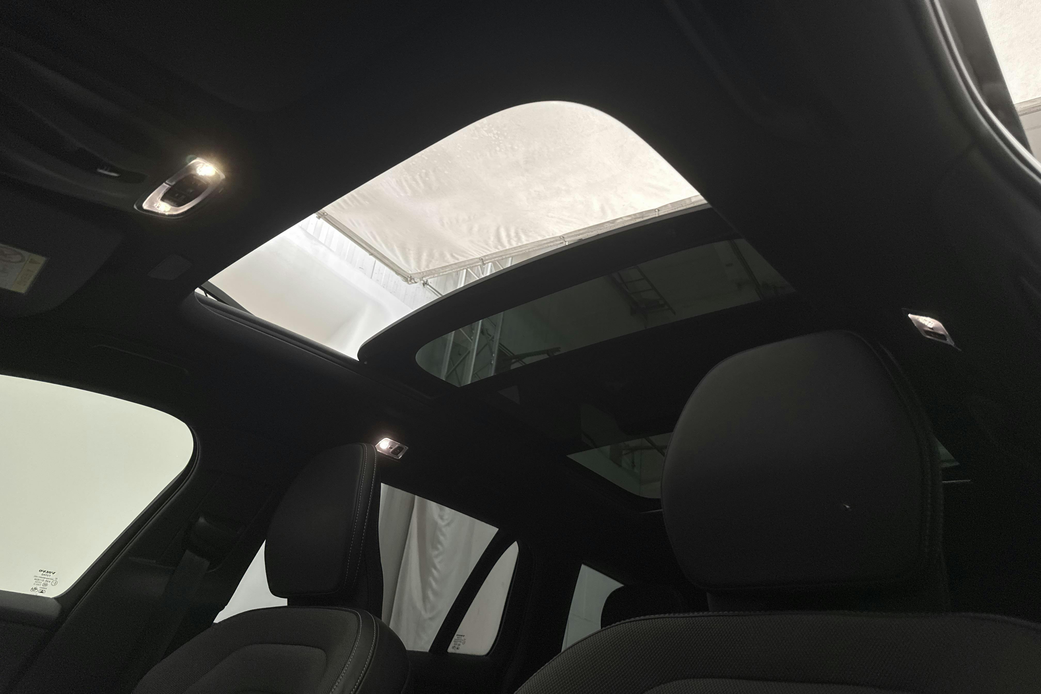 Volvo V60 T8 AWD Recharge (455hk) - 74 680 km - Automatic - black - 2022