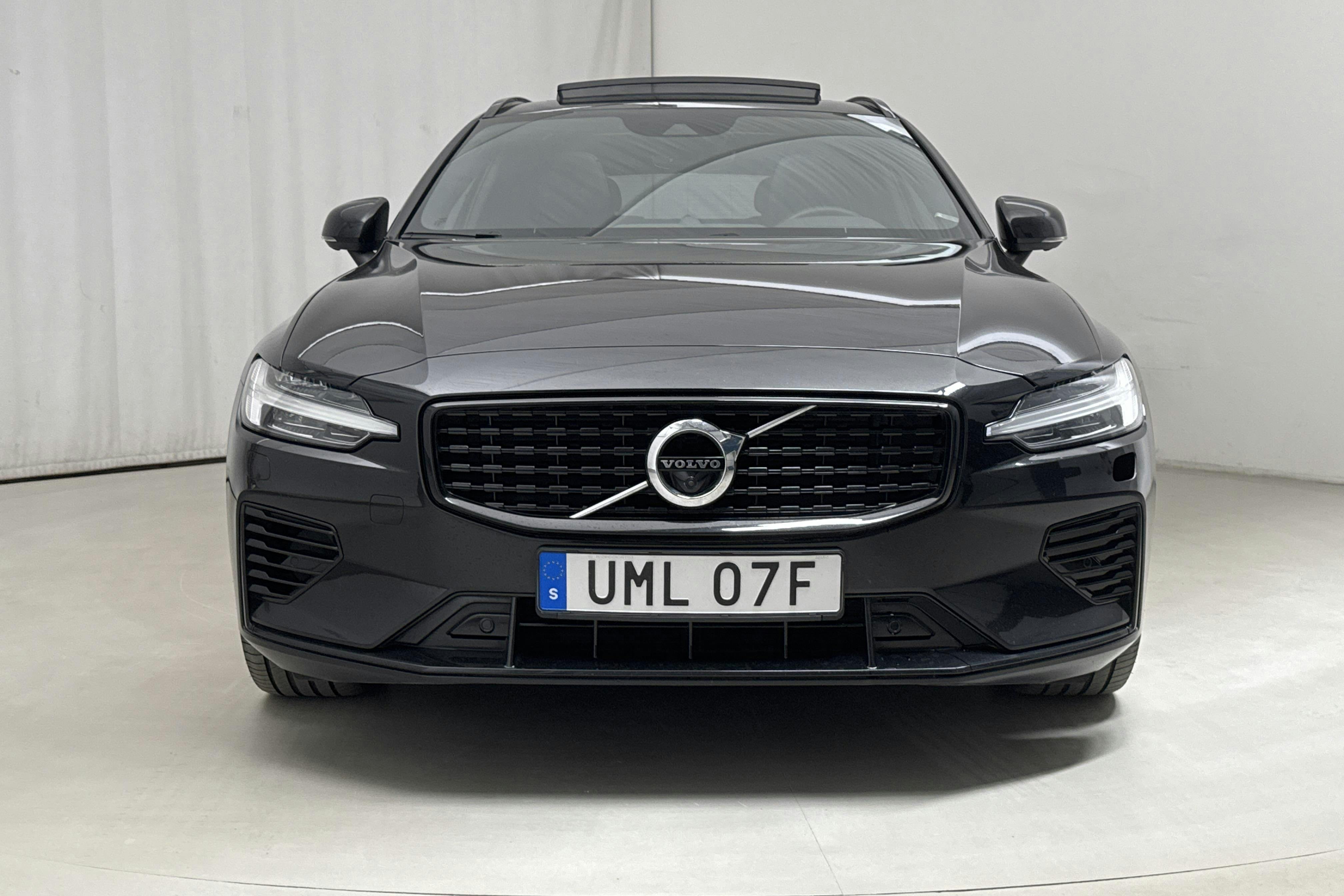 Volvo V60 T8 AWD Recharge (455hk) - 74 680 km - Automatic - black - 2022